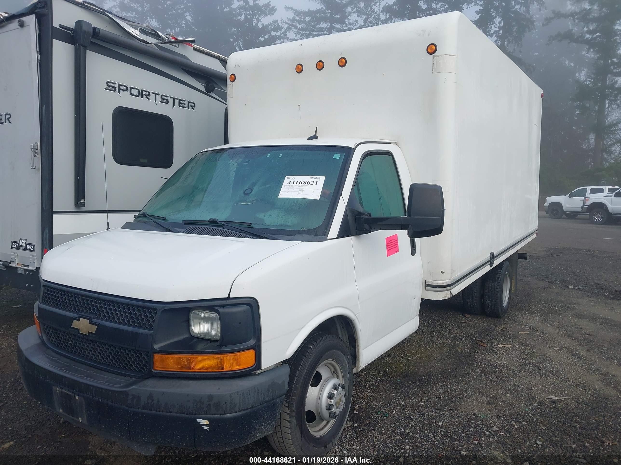 CHEVROLET EXPRESS image 2