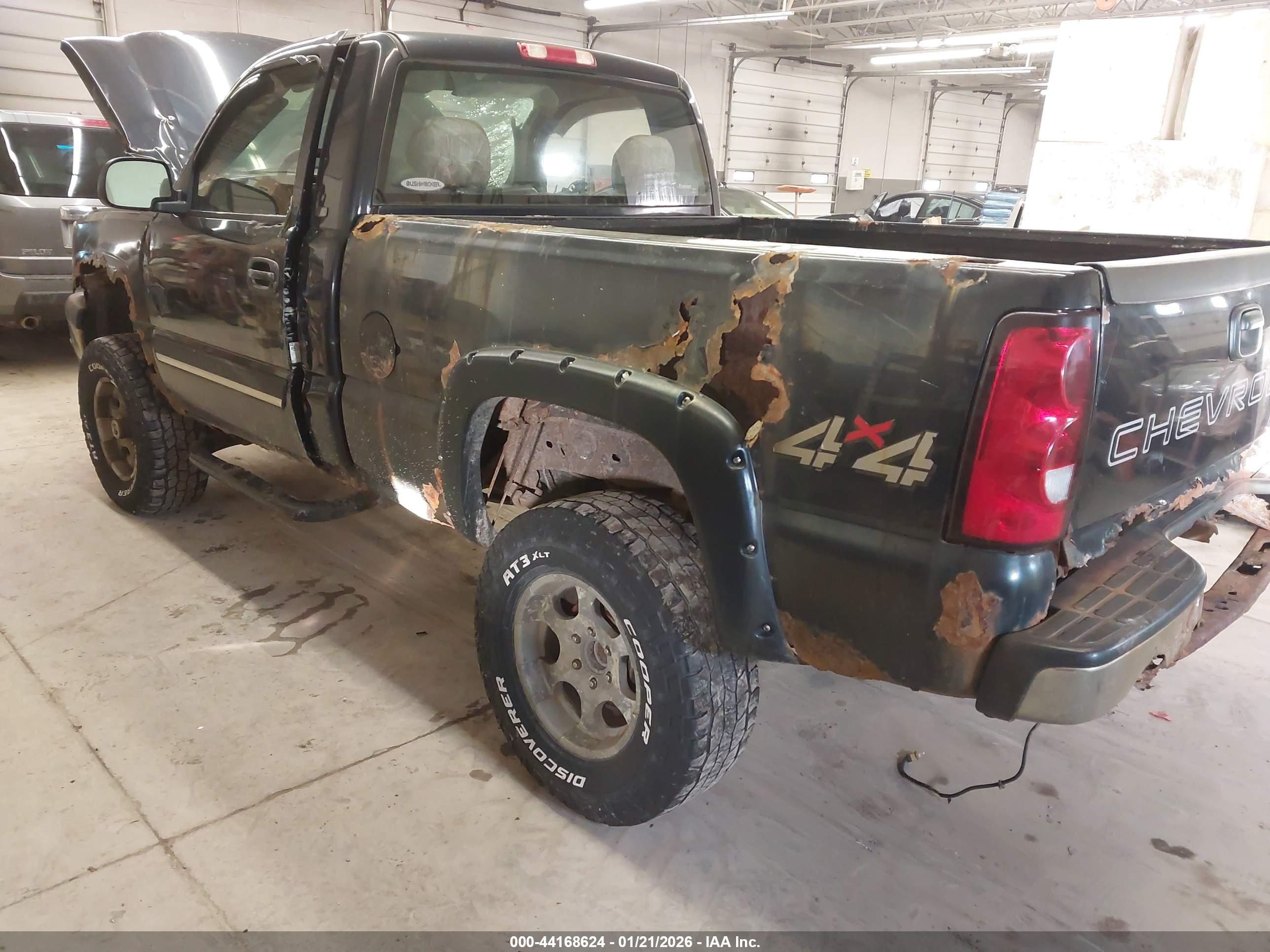CHEVROLET SILVERADO image 3