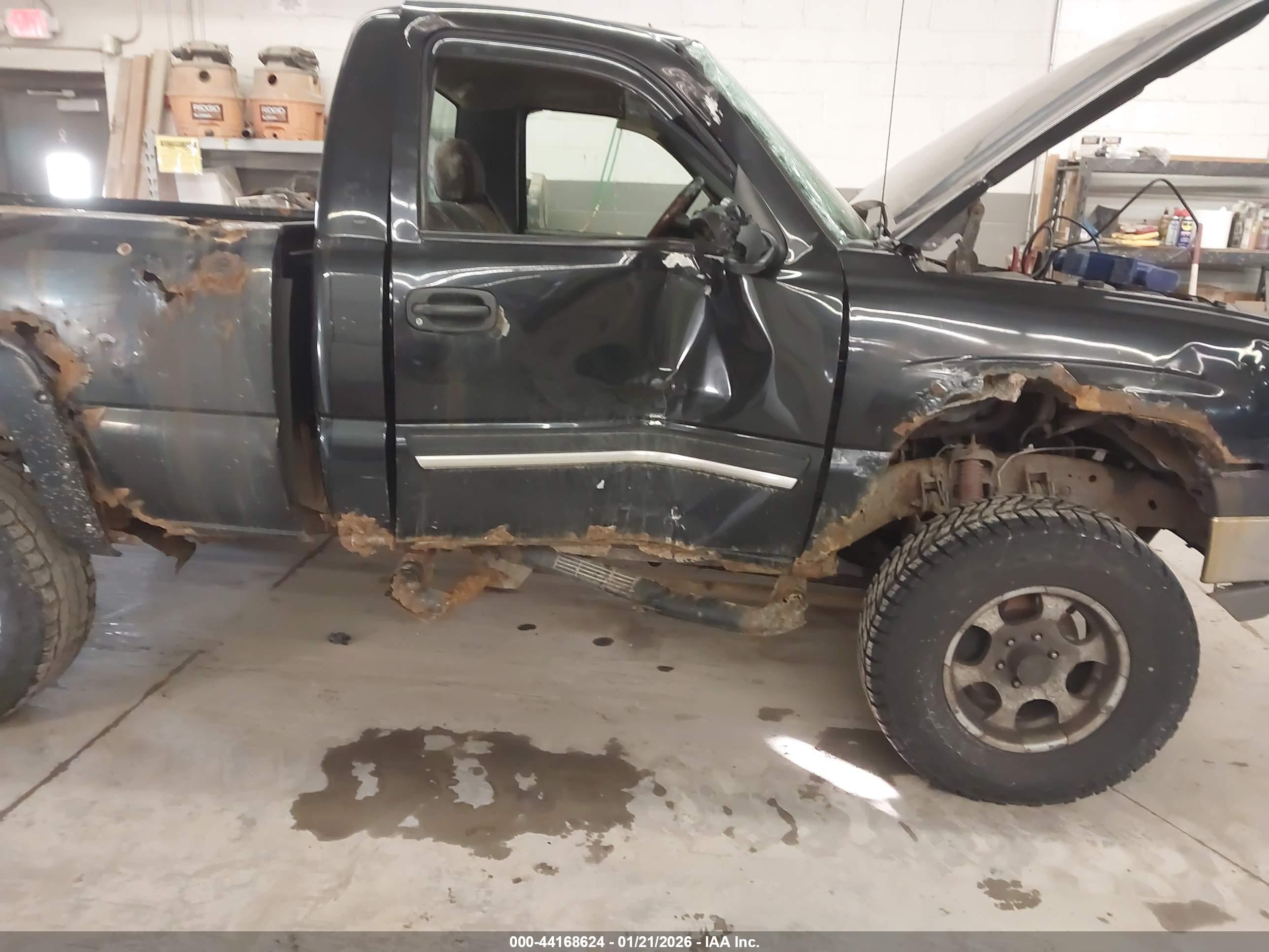 CHEVROLET SILVERADO image 6