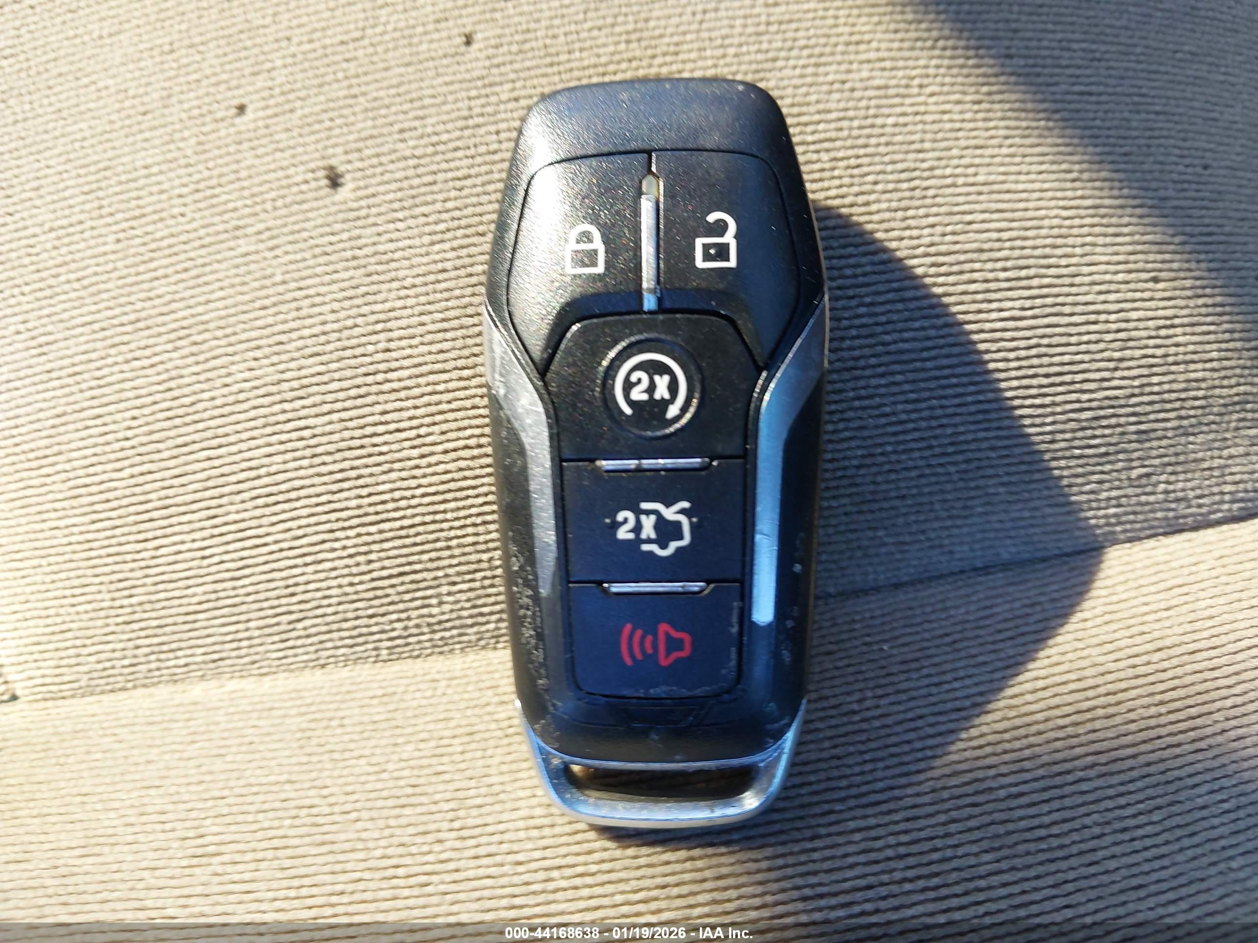 FORD FUSION image 11