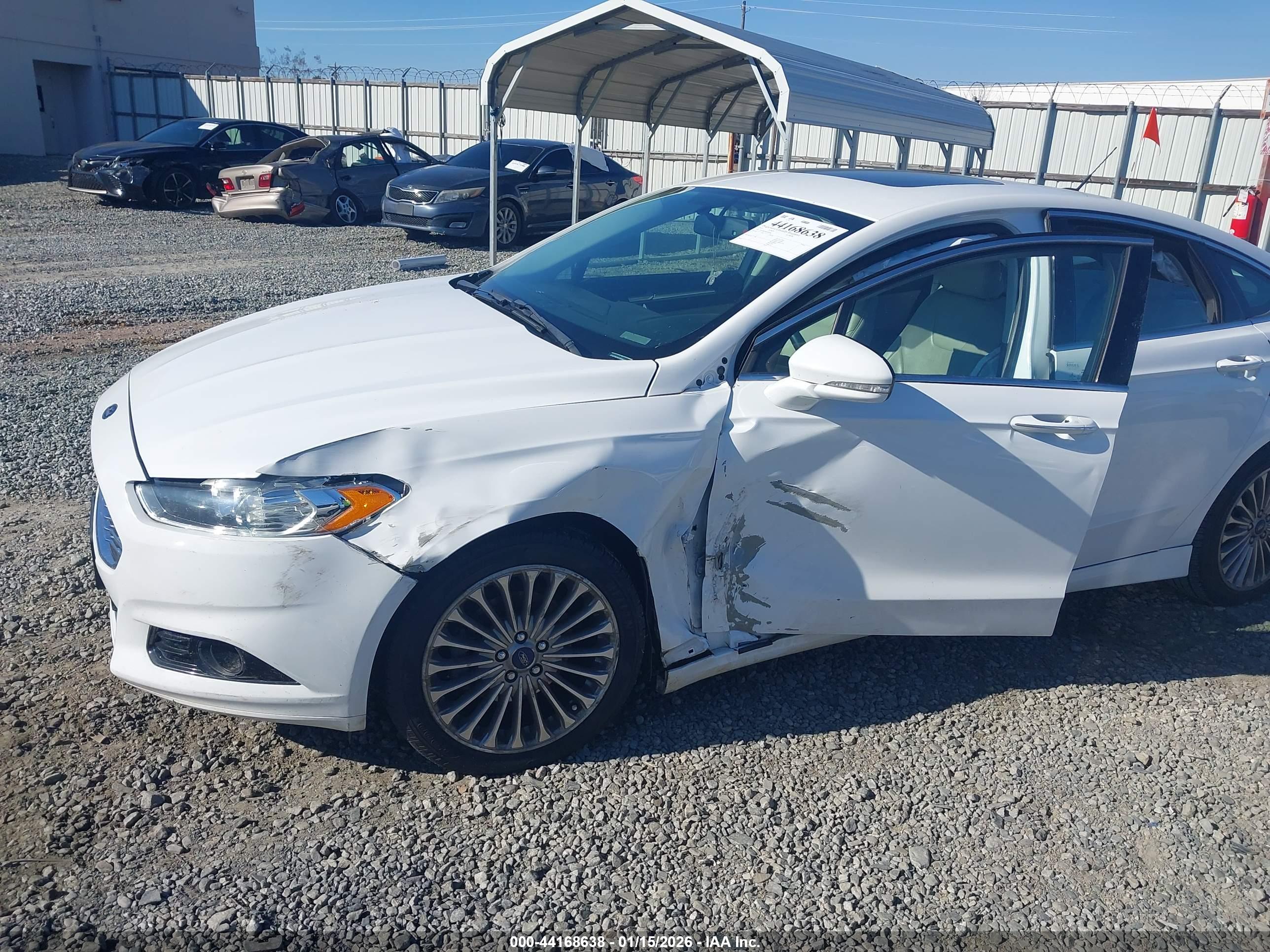 FORD FUSION image 6
