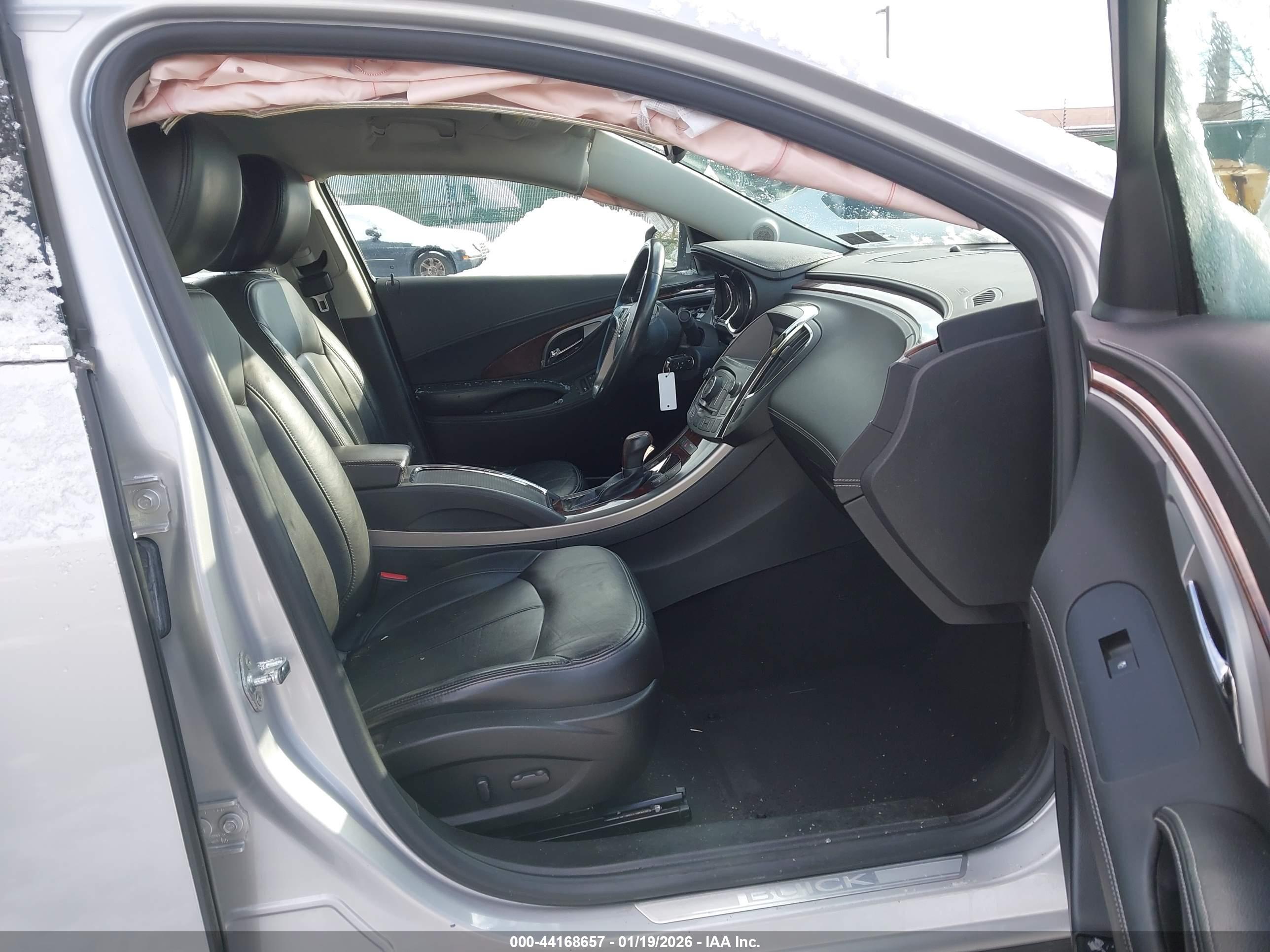 BUICK LACROSSE image 5