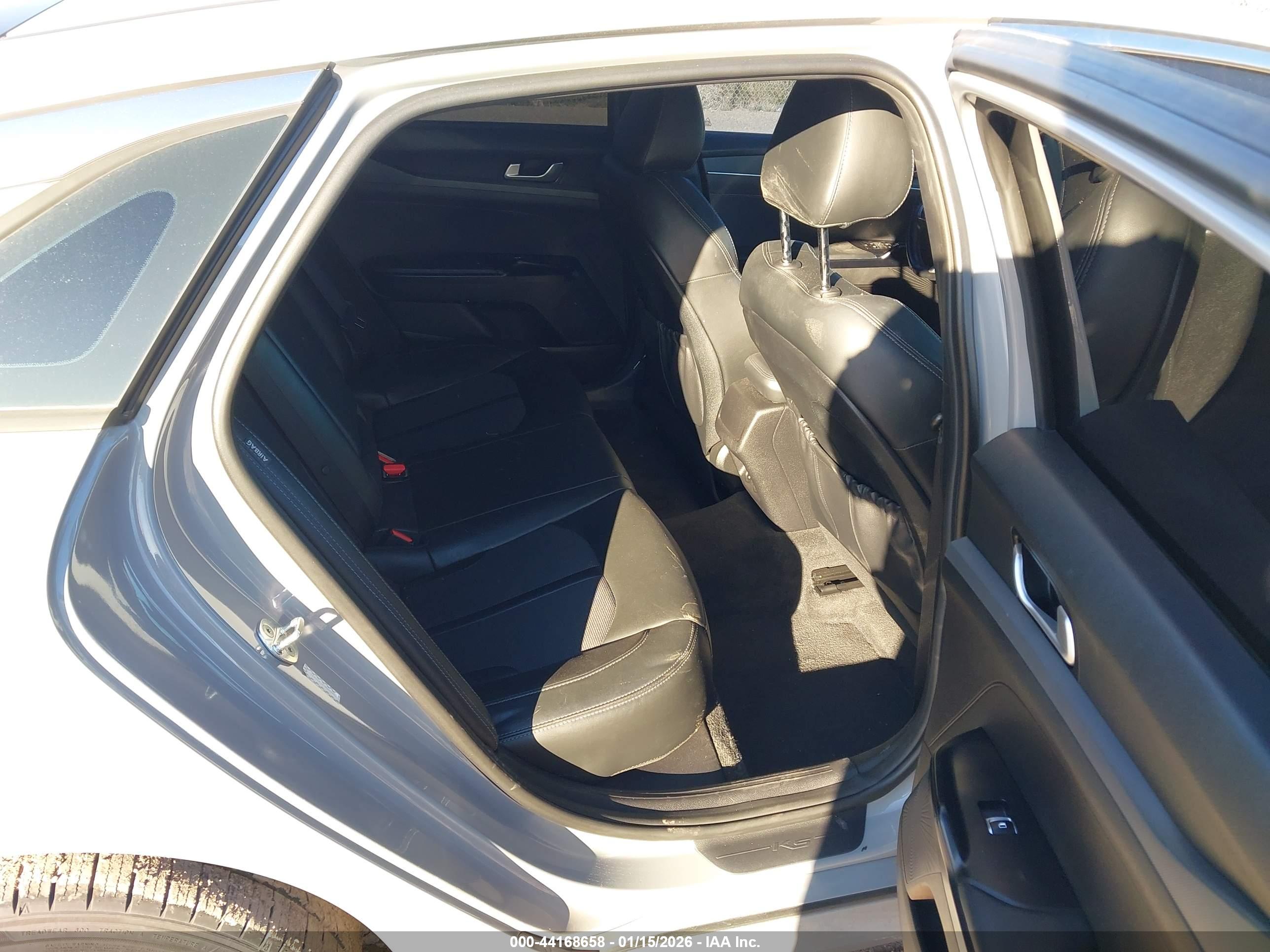 KIA K5 image 8