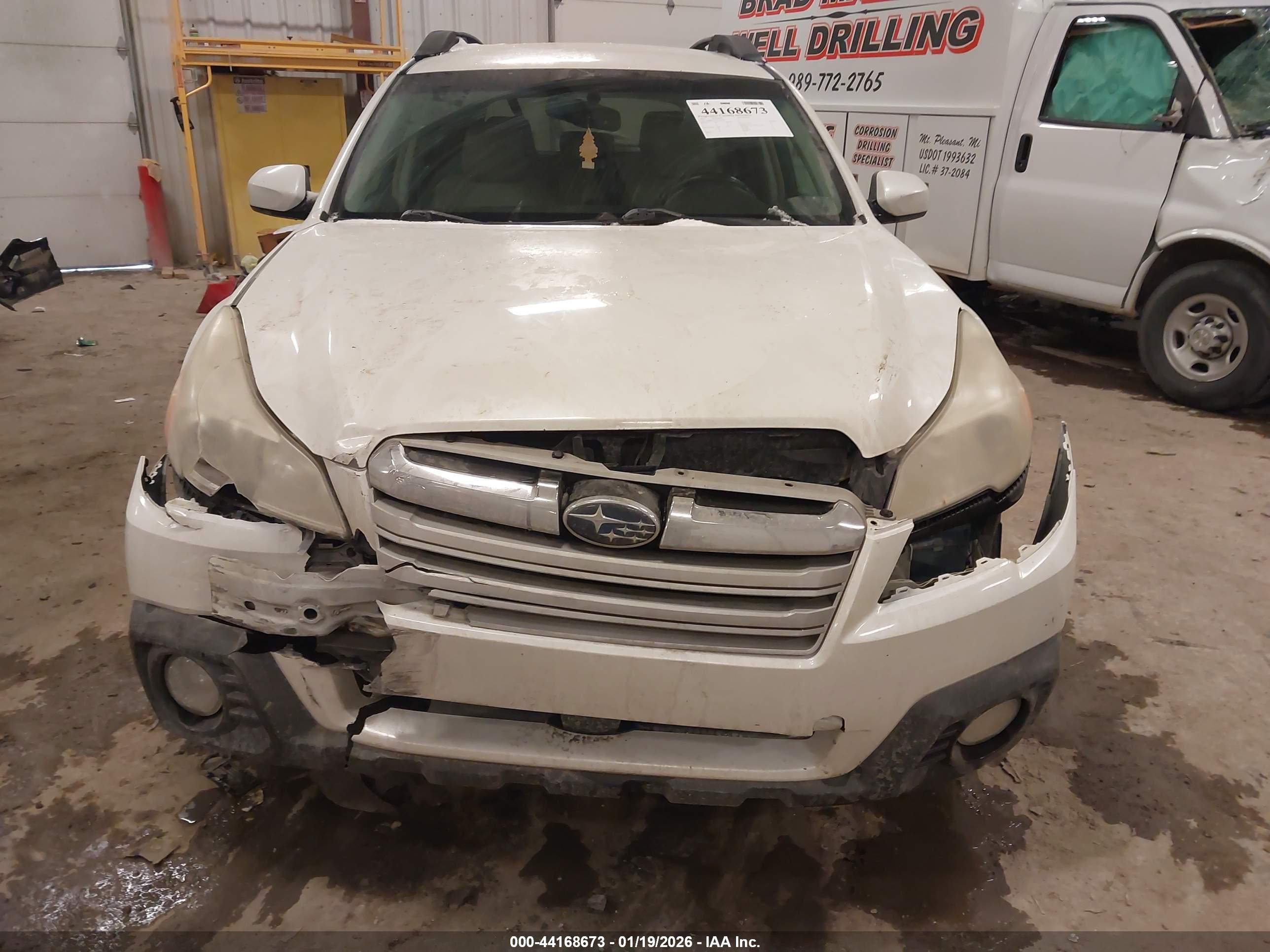 SUBARU OUTBACK image 6