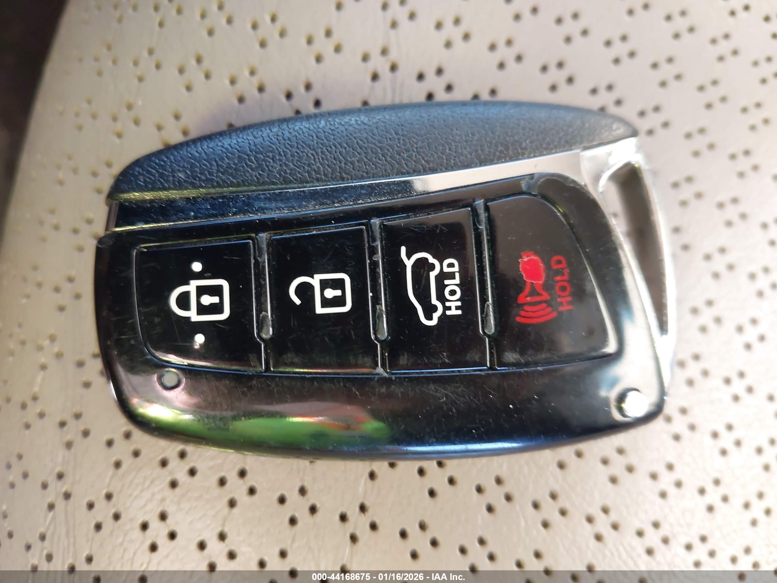 HYUNDAI SANTA image 11