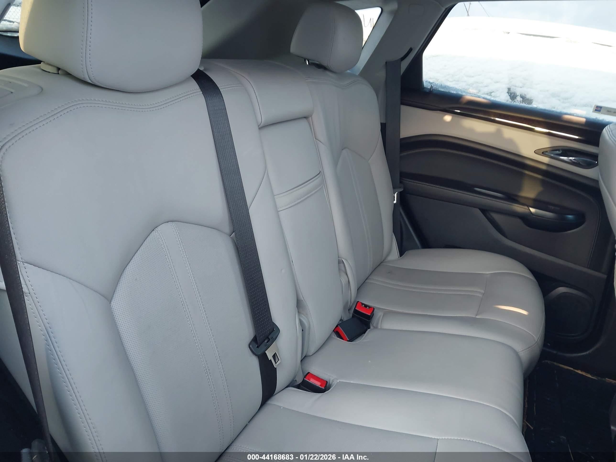 CADILLAC SRX image 8
