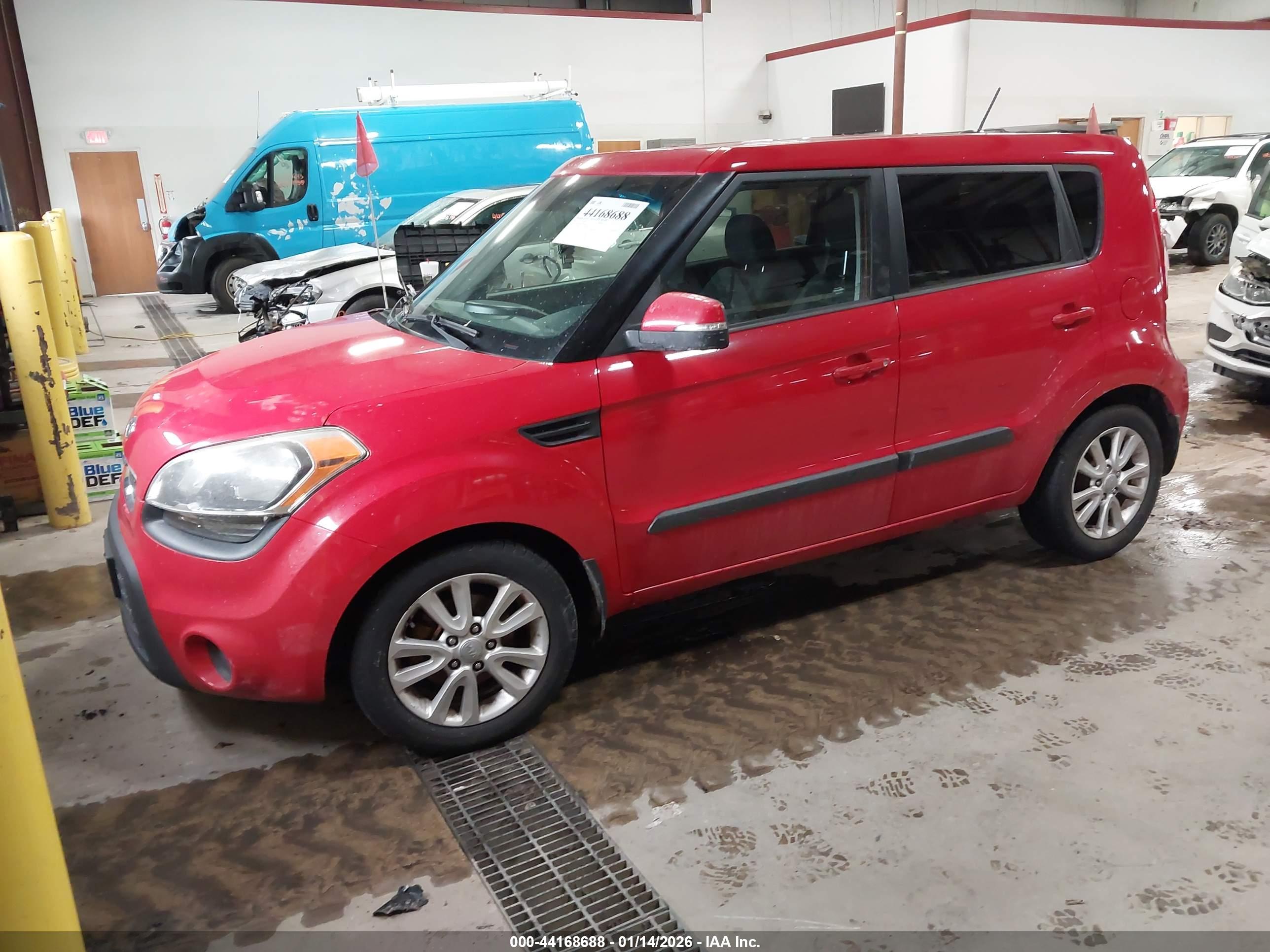 KIA SOUL image 2