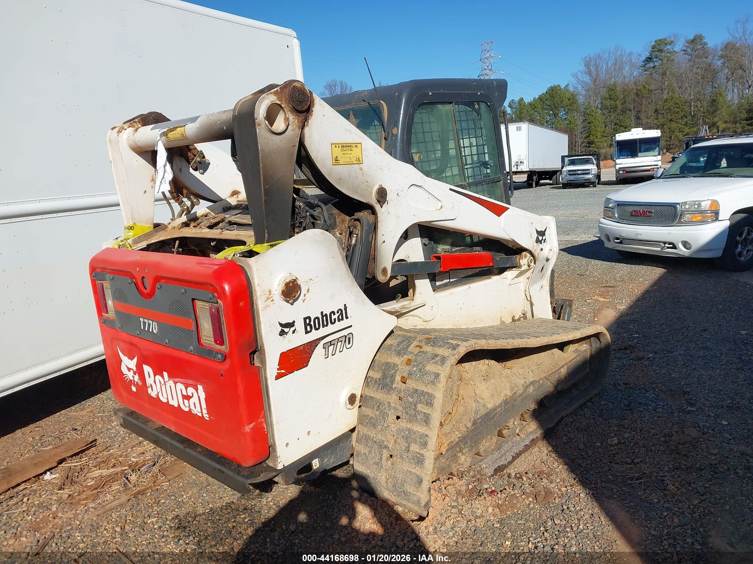 BOBCAT T770 image 4