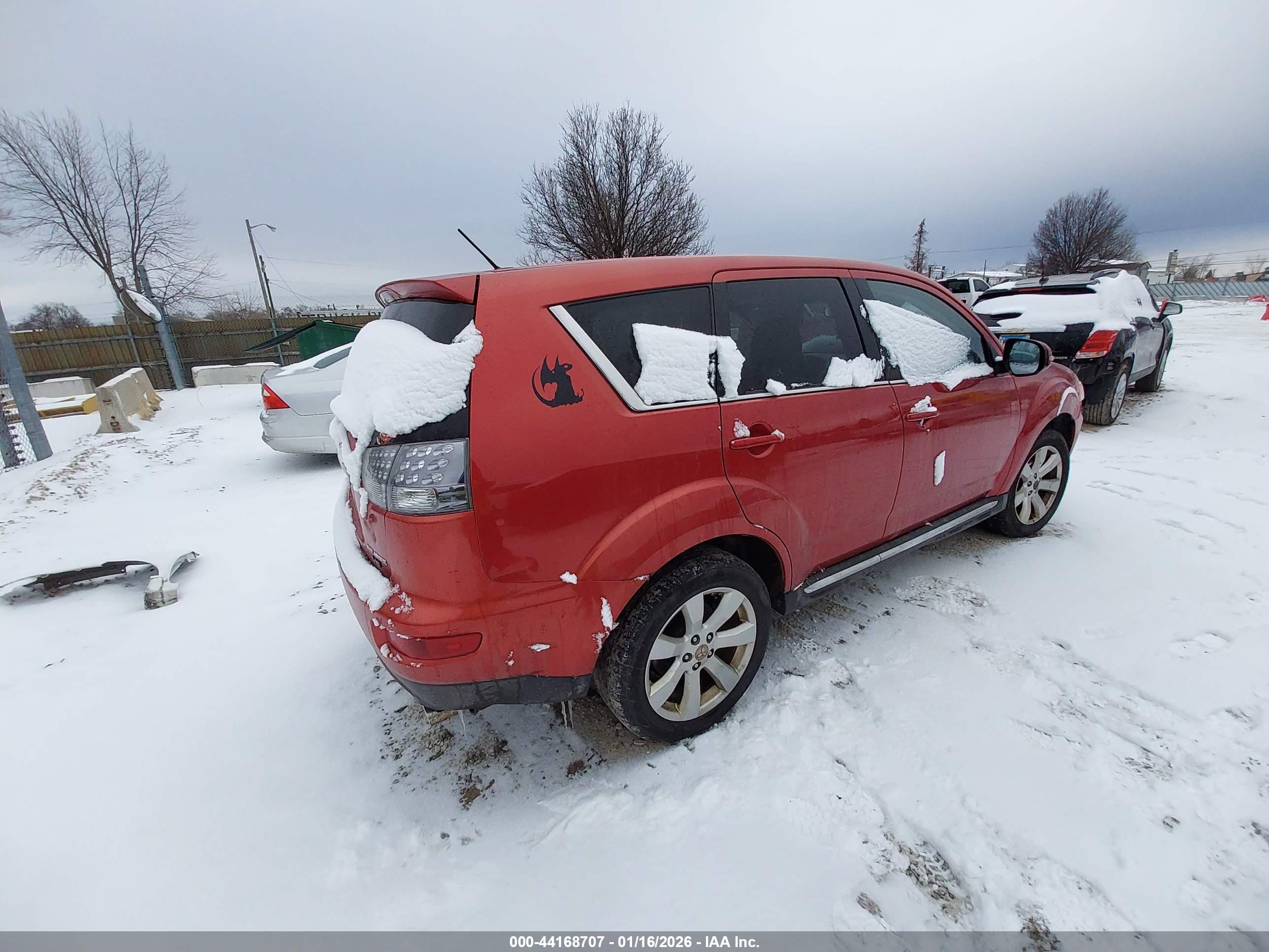 MITSUBISHI OUTLANDER image 4