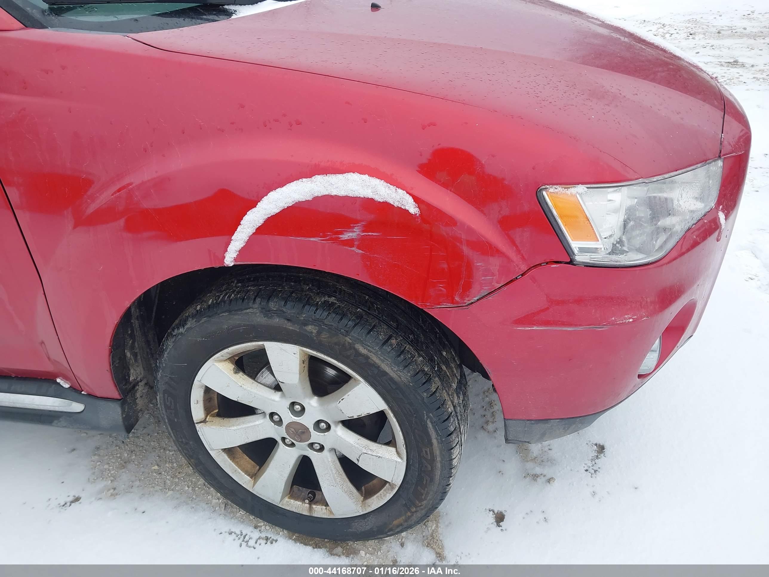 MITSUBISHI OUTLANDER image 6