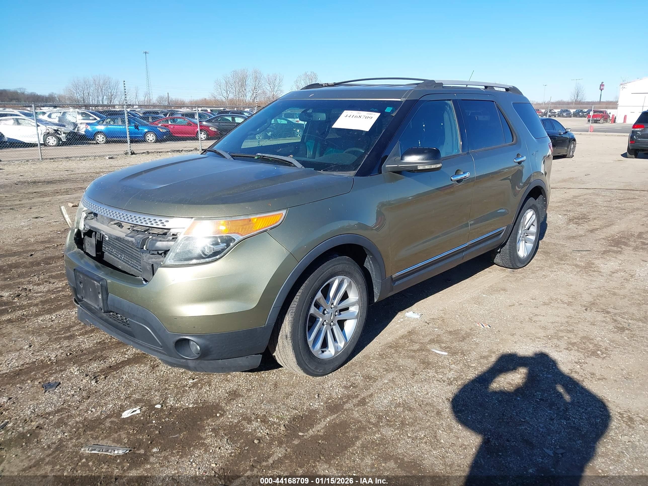 FORD EXPLORER image 2