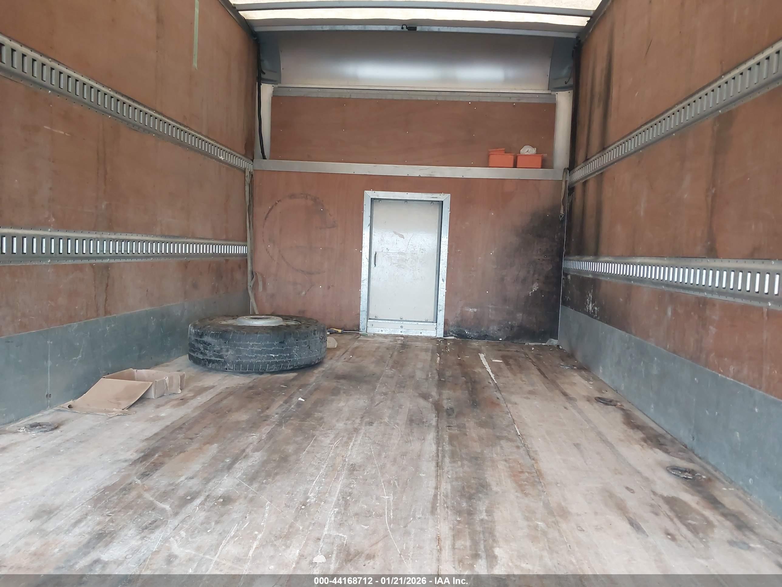 CHEVROLET EXPRESS image 7