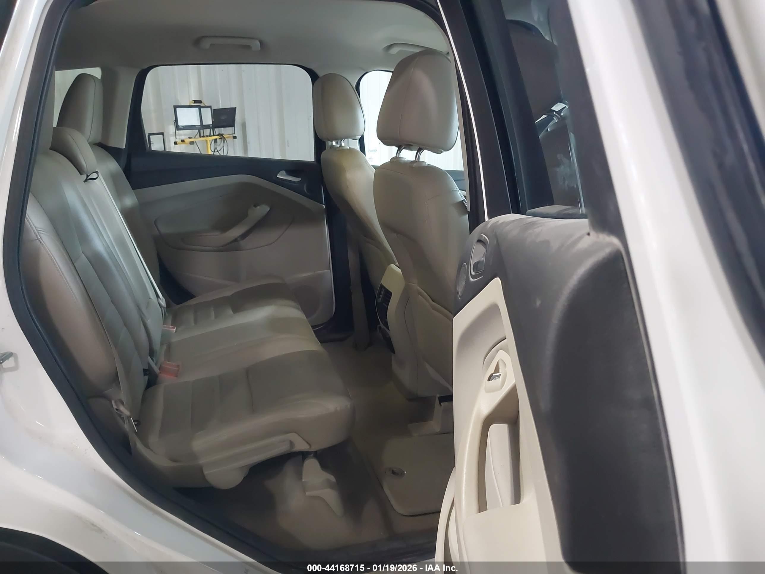 FORD ESCAPE image 8