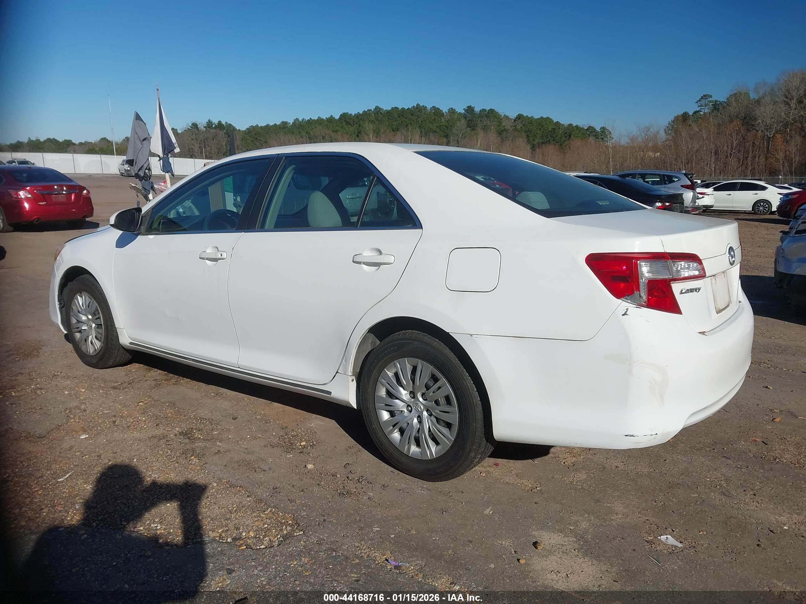 TOYOTA CAMRY image 3