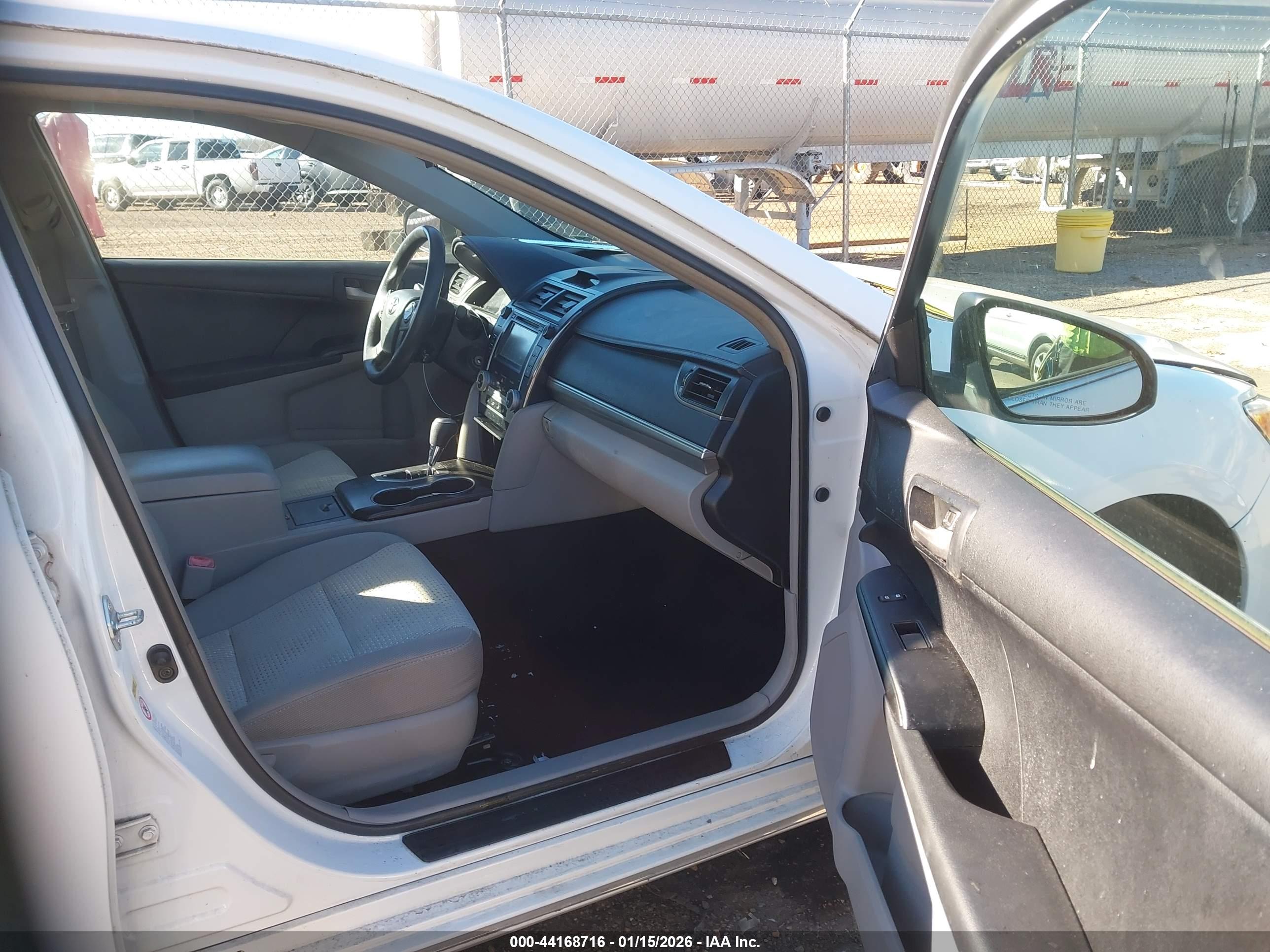 TOYOTA CAMRY image 5