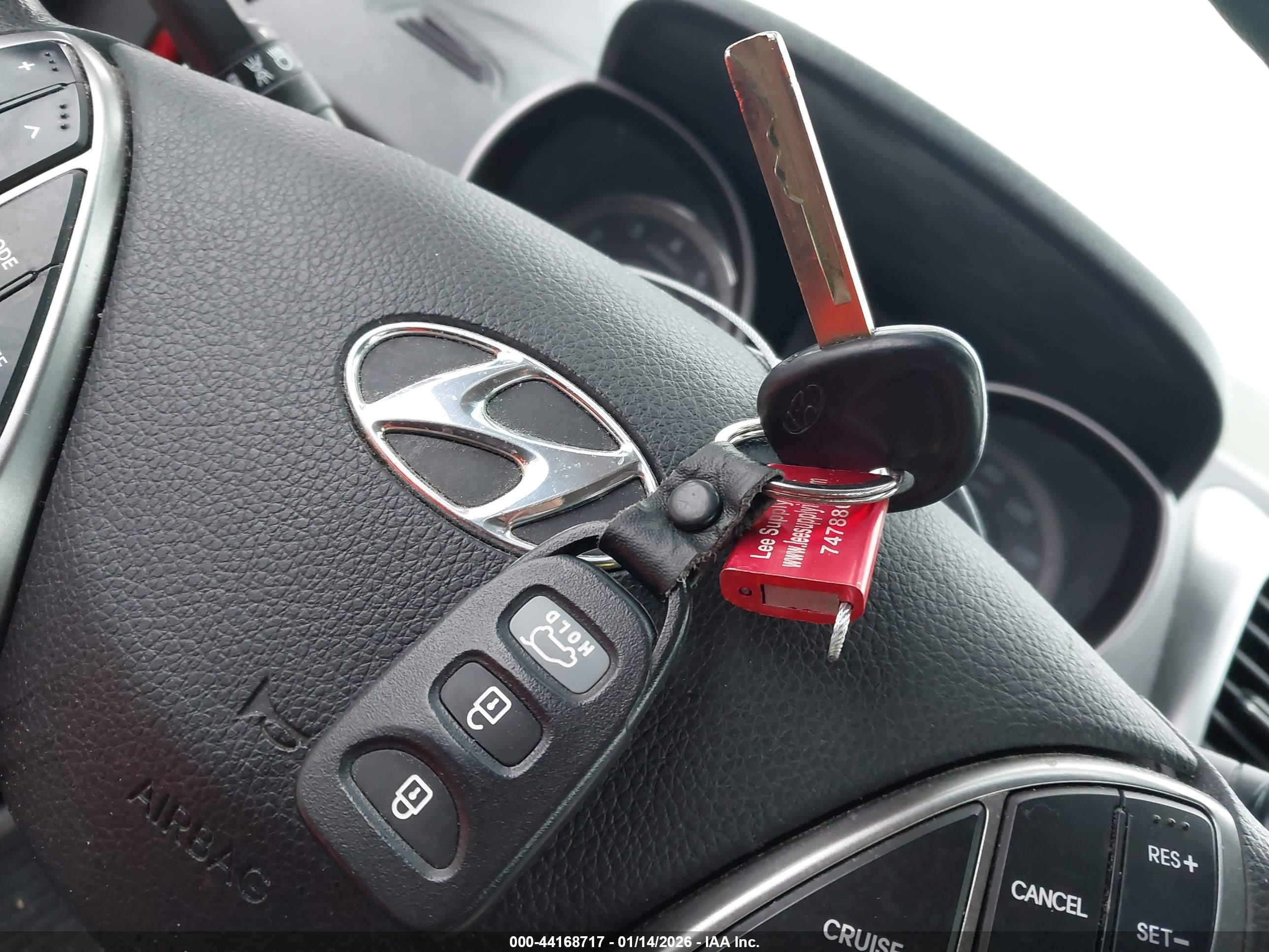 HYUNDAI ELANTRA image 11
