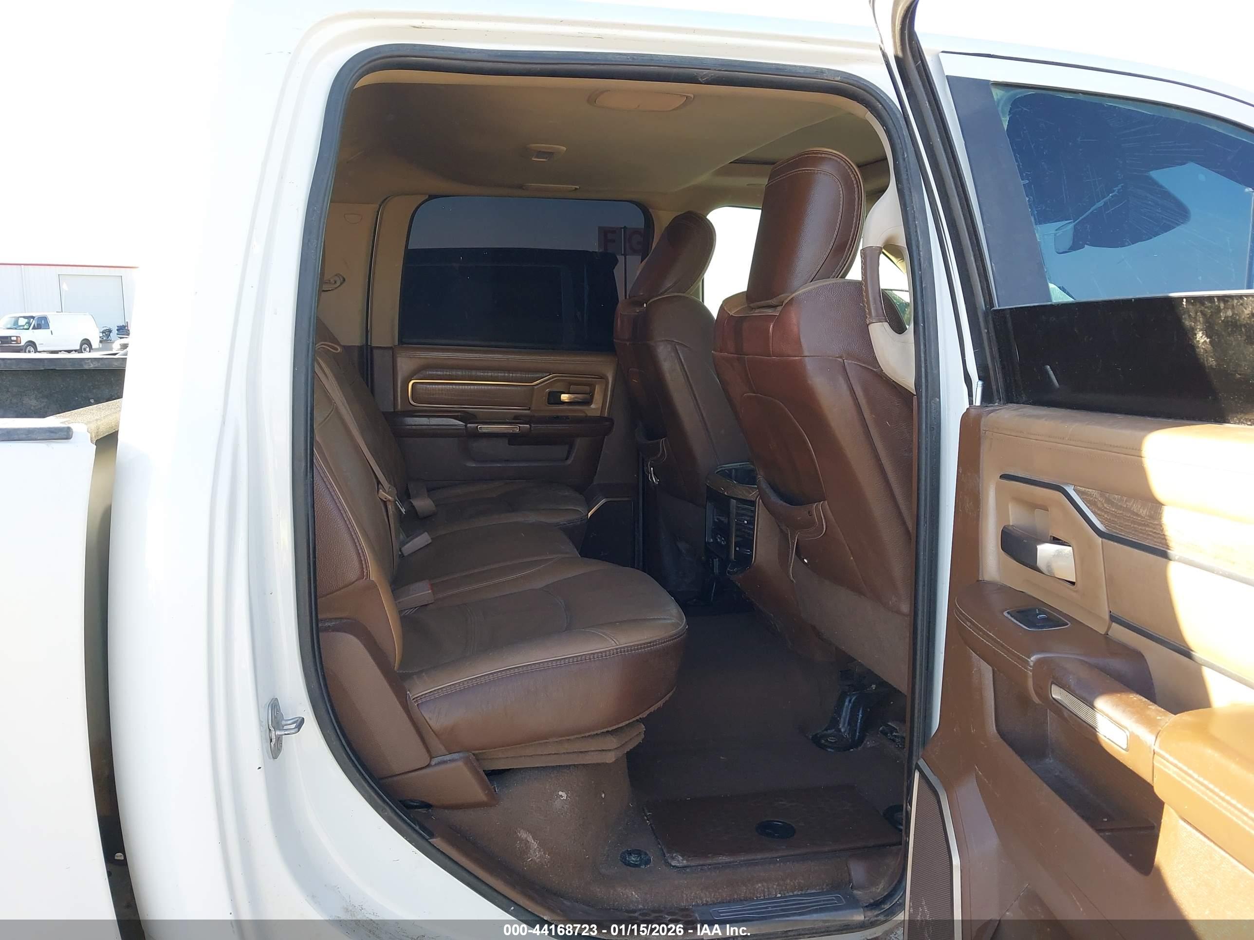 RAM 2500 image 8