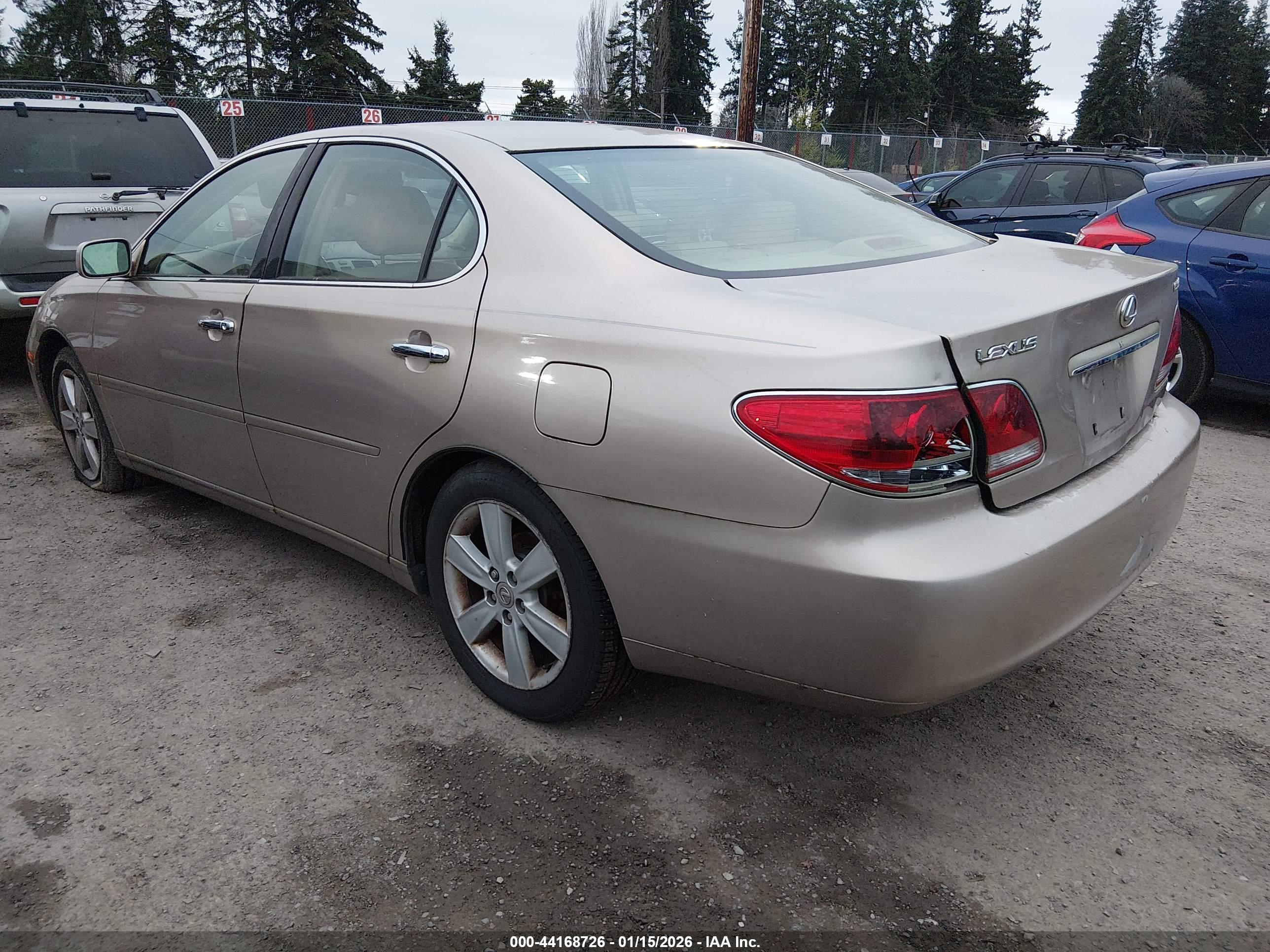 LEXUS ES image 3