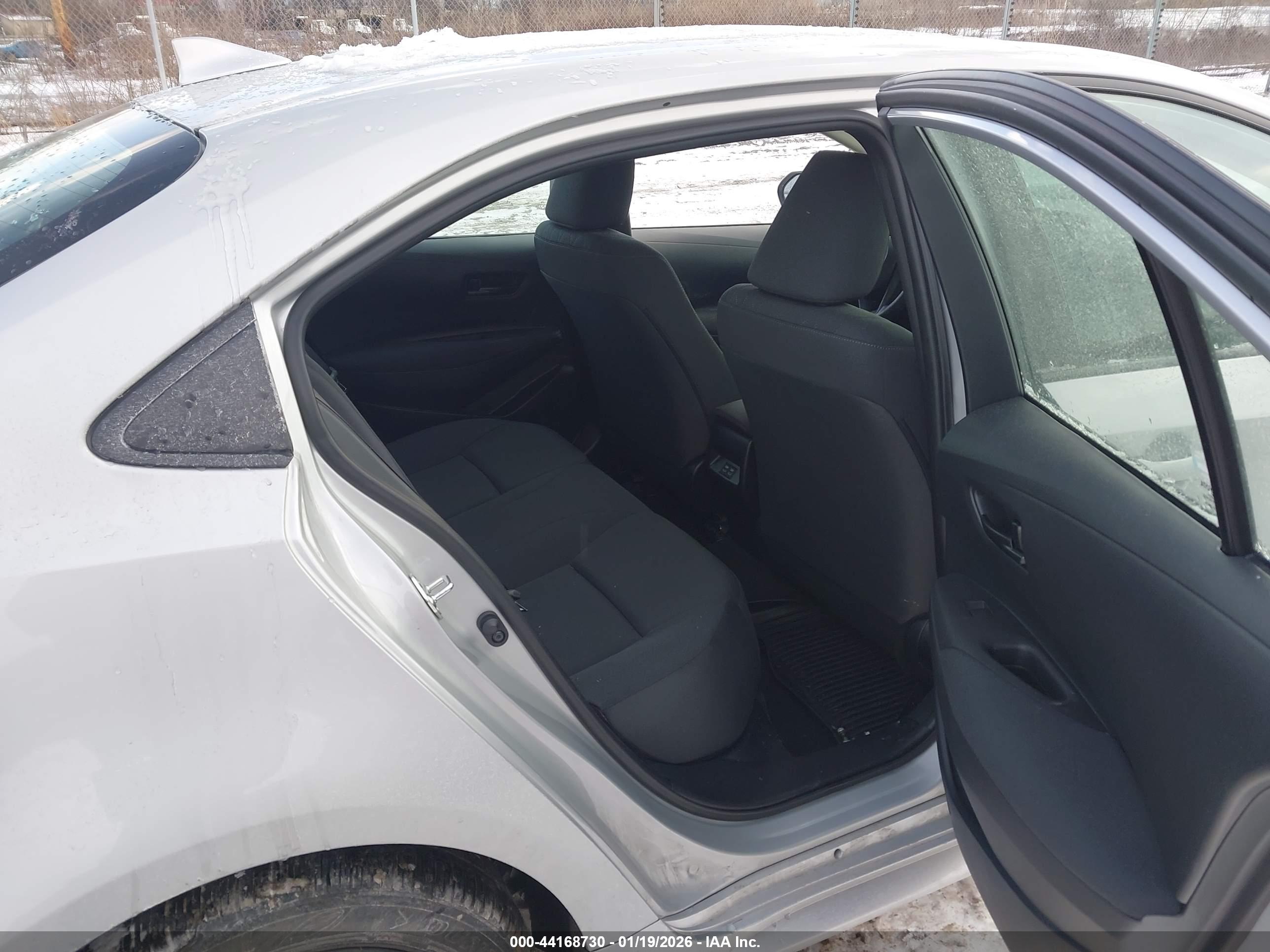 TOYOTA COROLLA image 8