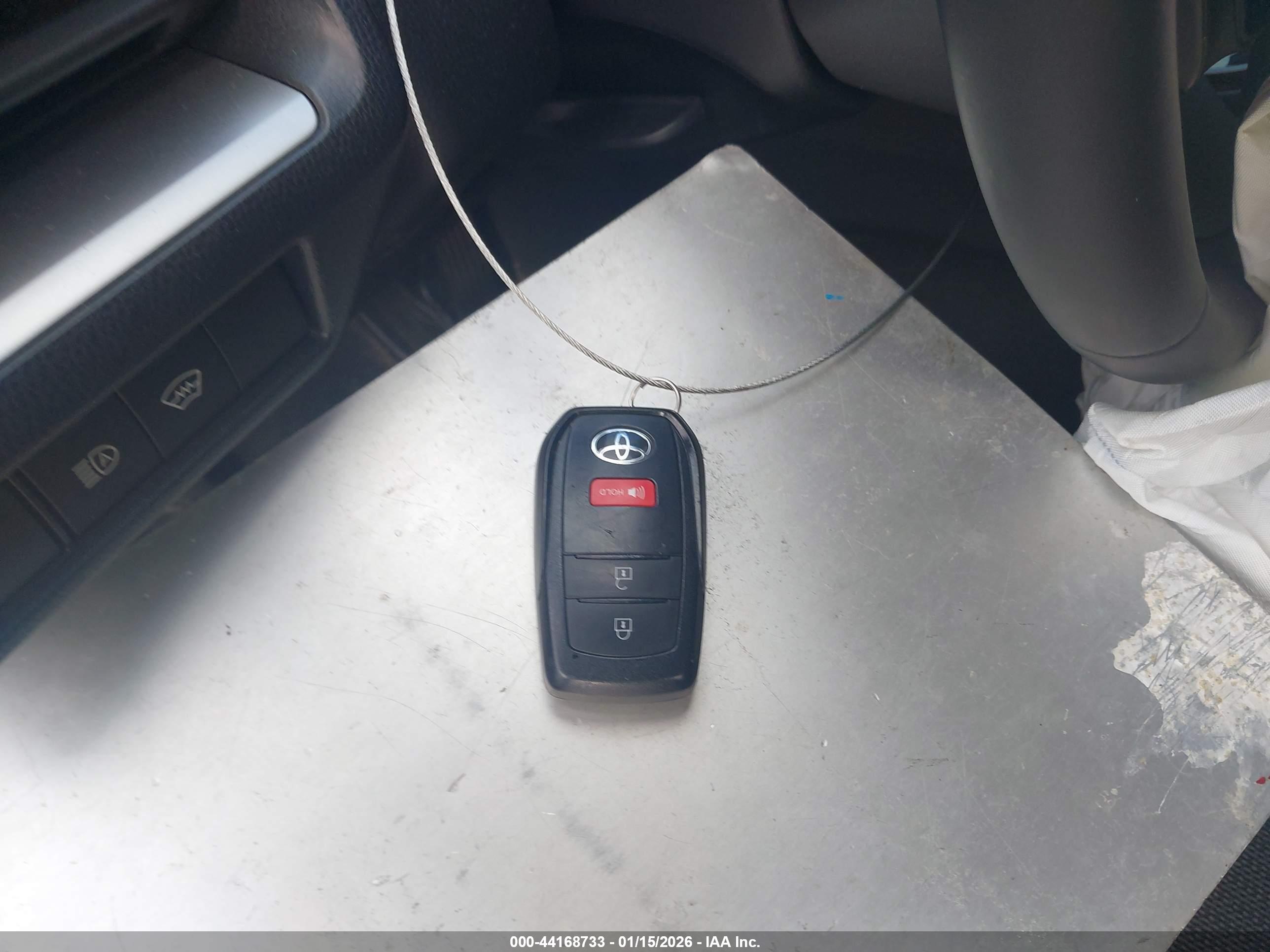 TOYOTA PRIUS image 11