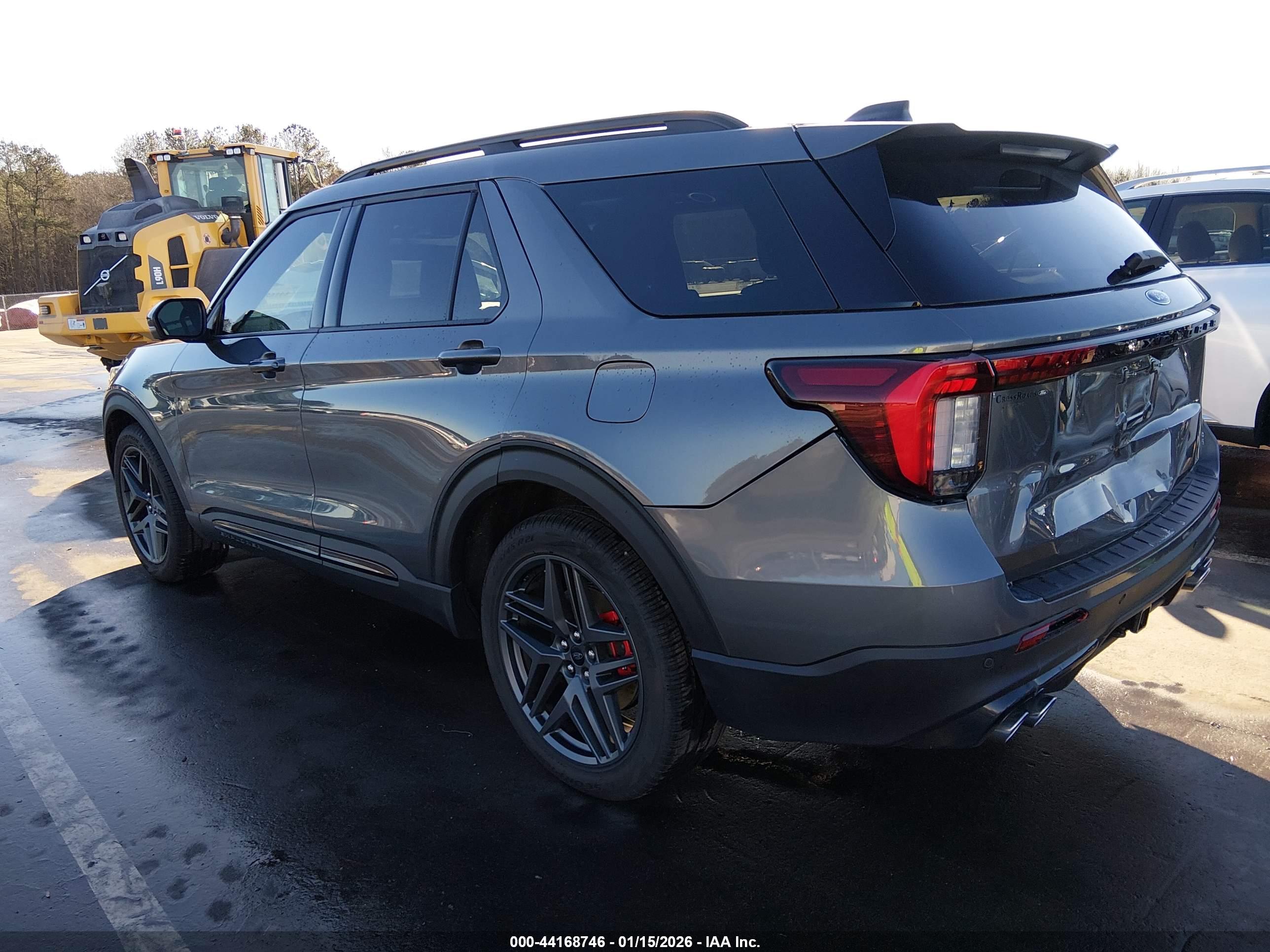 FORD EXPLORER image 3