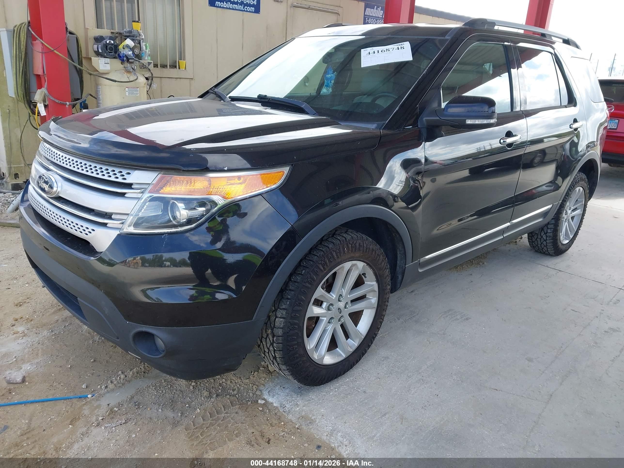 FORD EXPLORER image 2