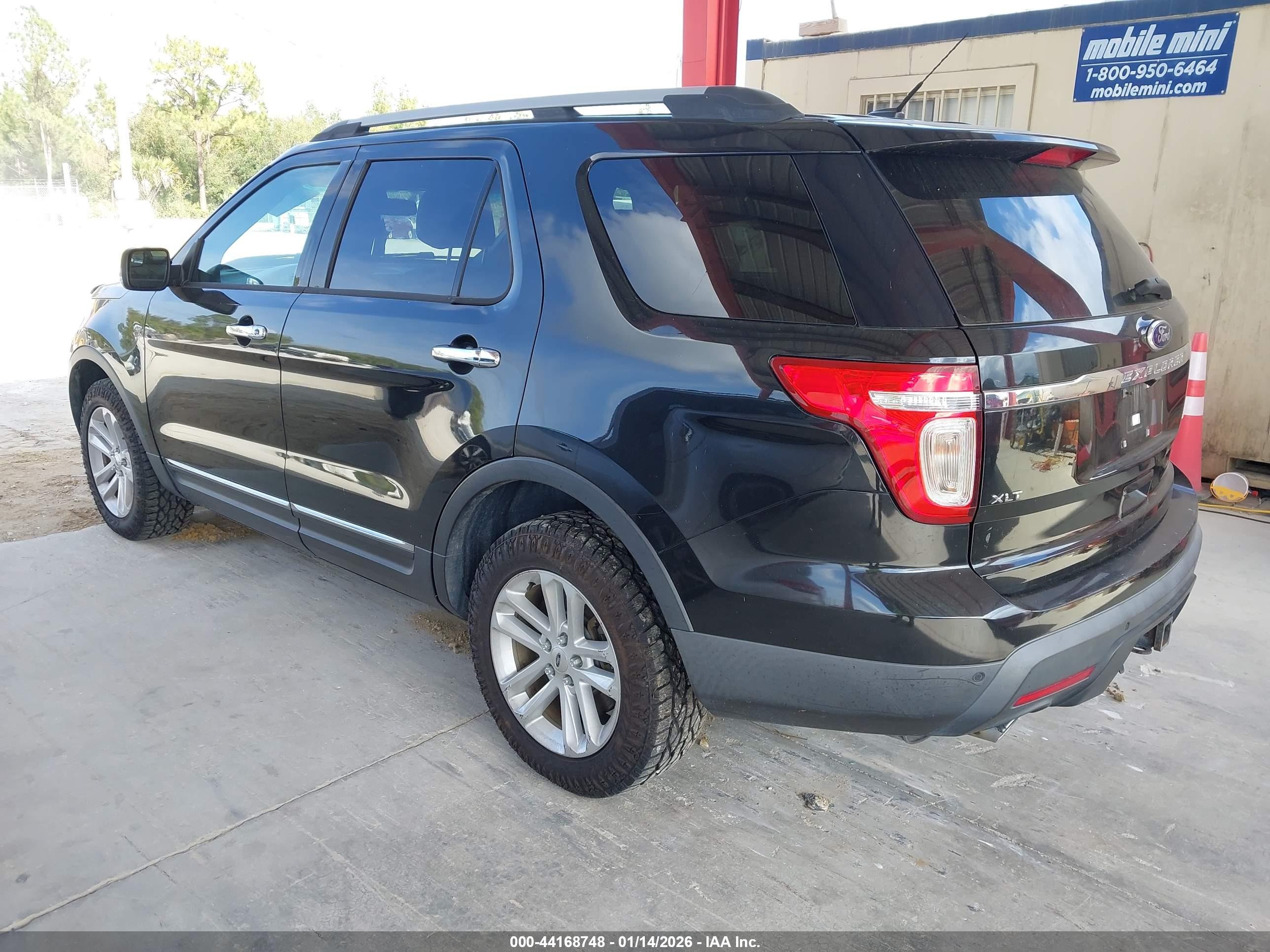 FORD EXPLORER image 3