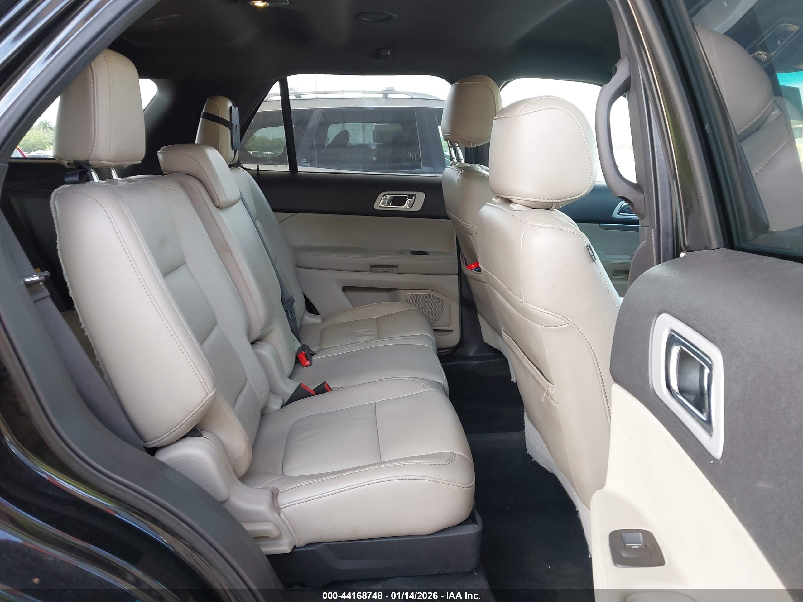 FORD EXPLORER image 8