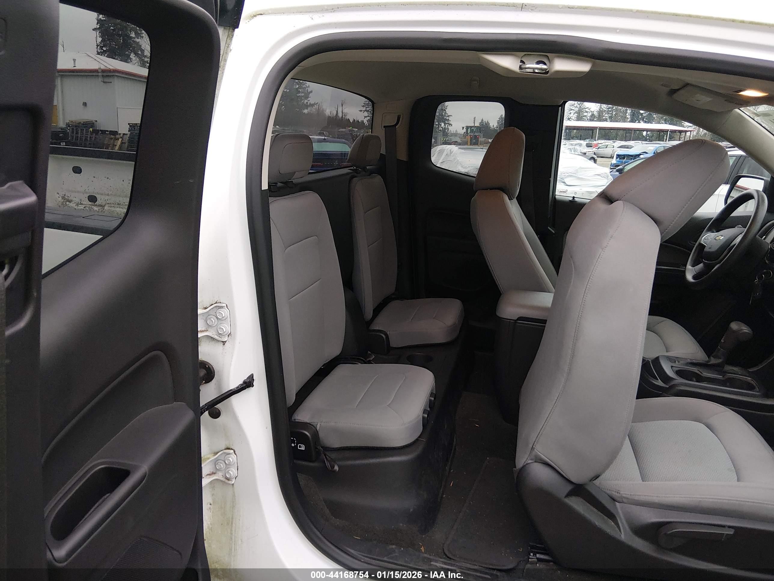 CHEVROLET COLORADO image 8