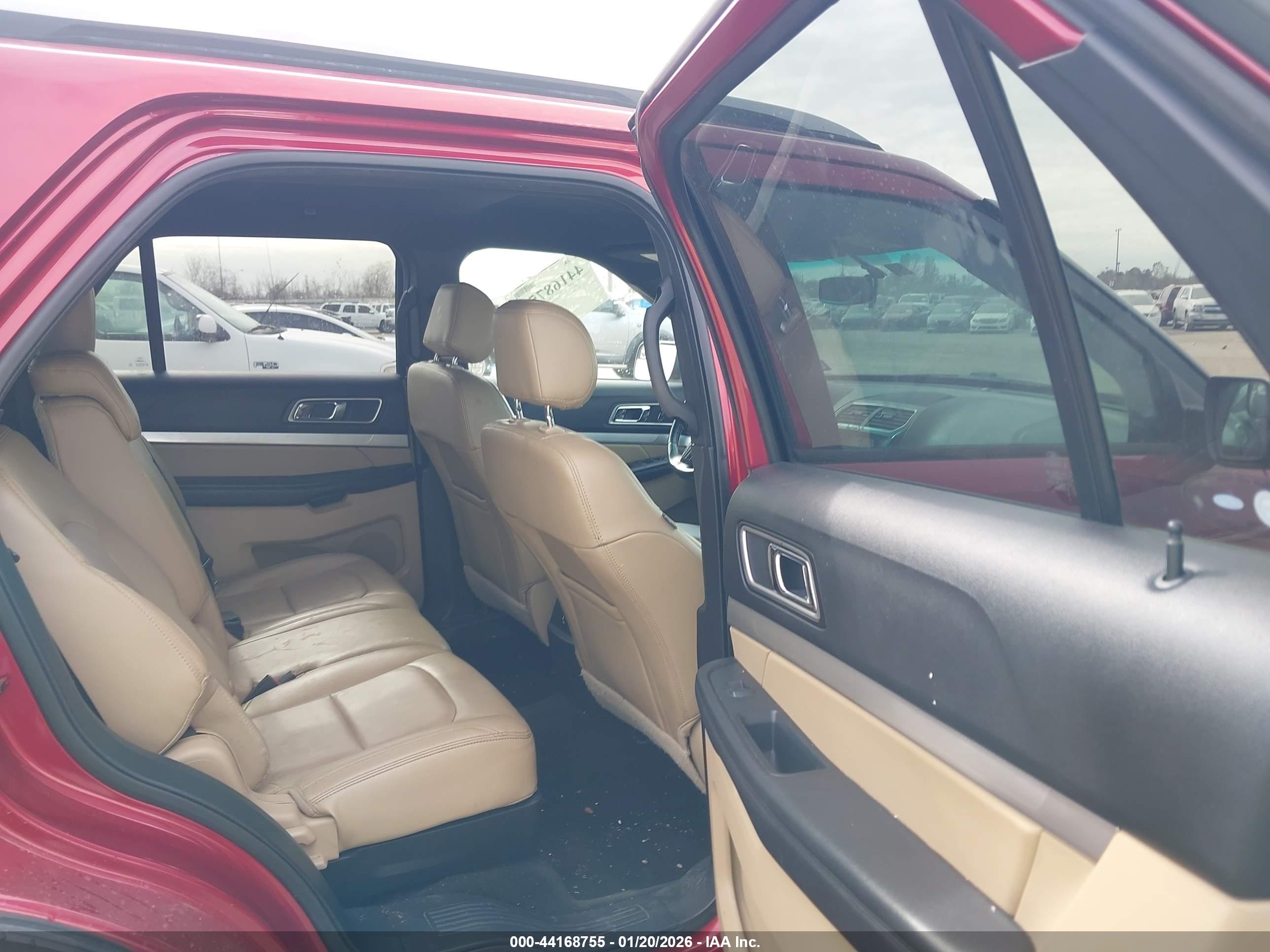 FORD EXPLORER image 8