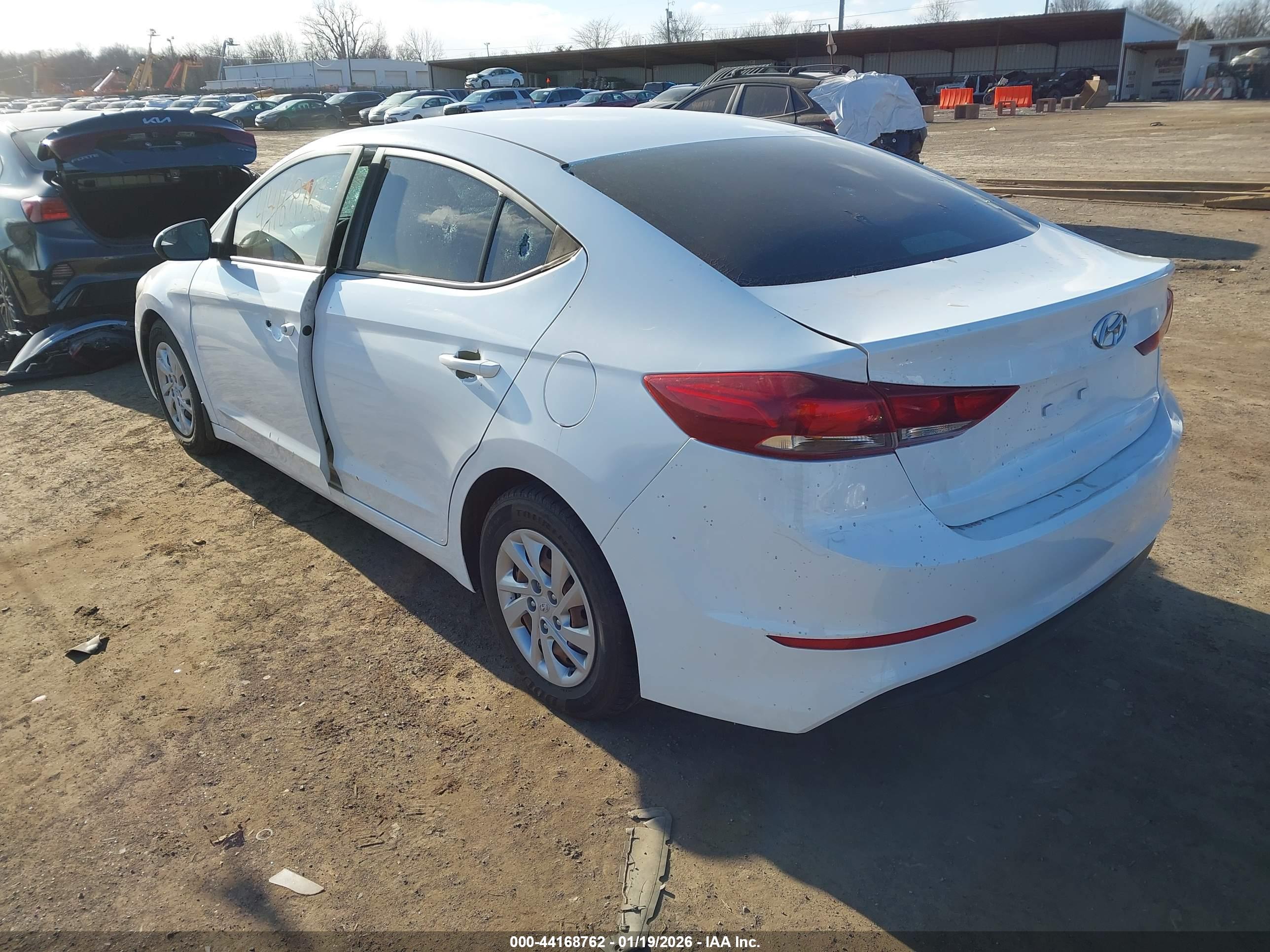 HYUNDAI ELANTRA image 3