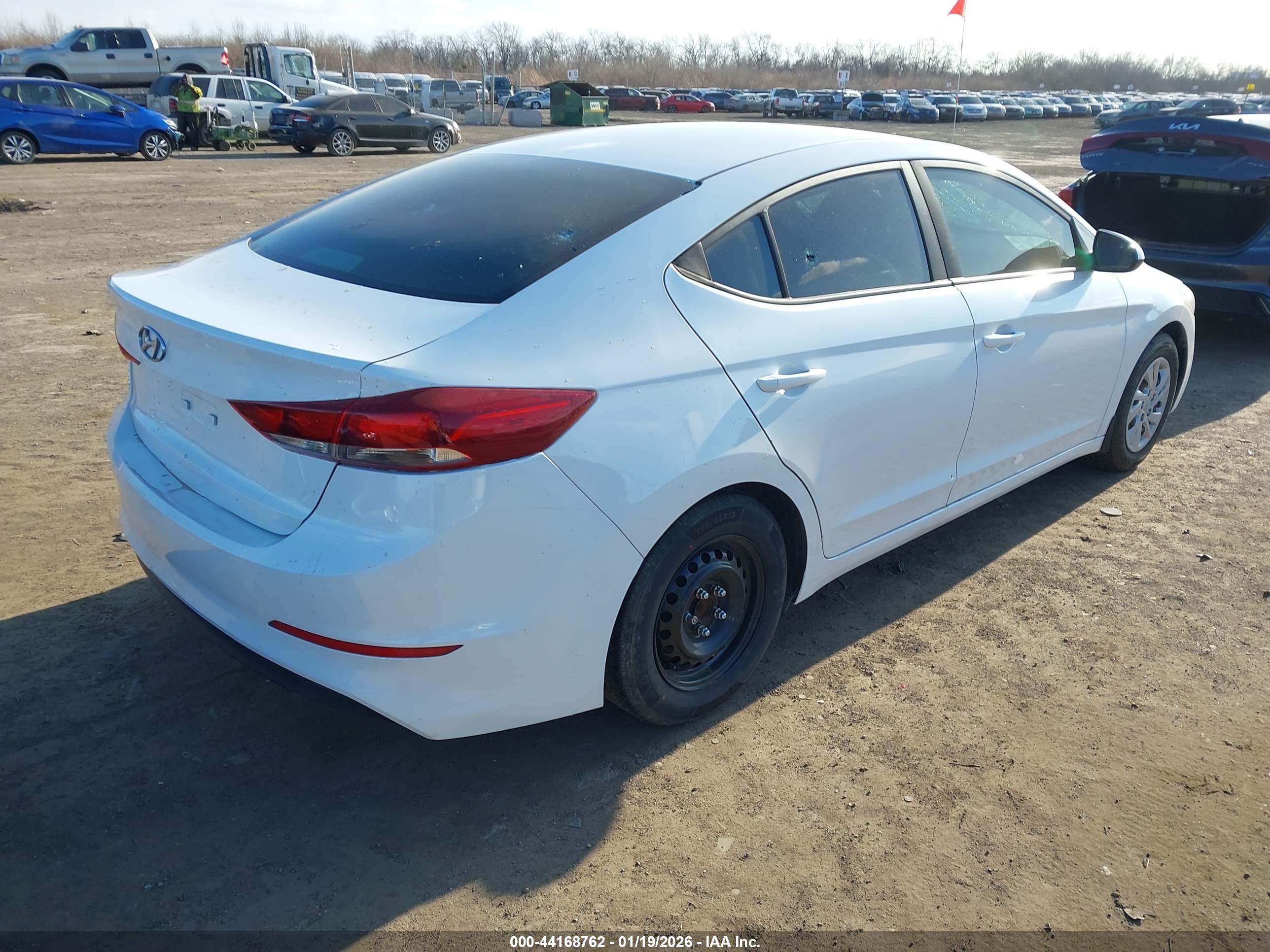 HYUNDAI ELANTRA image 4