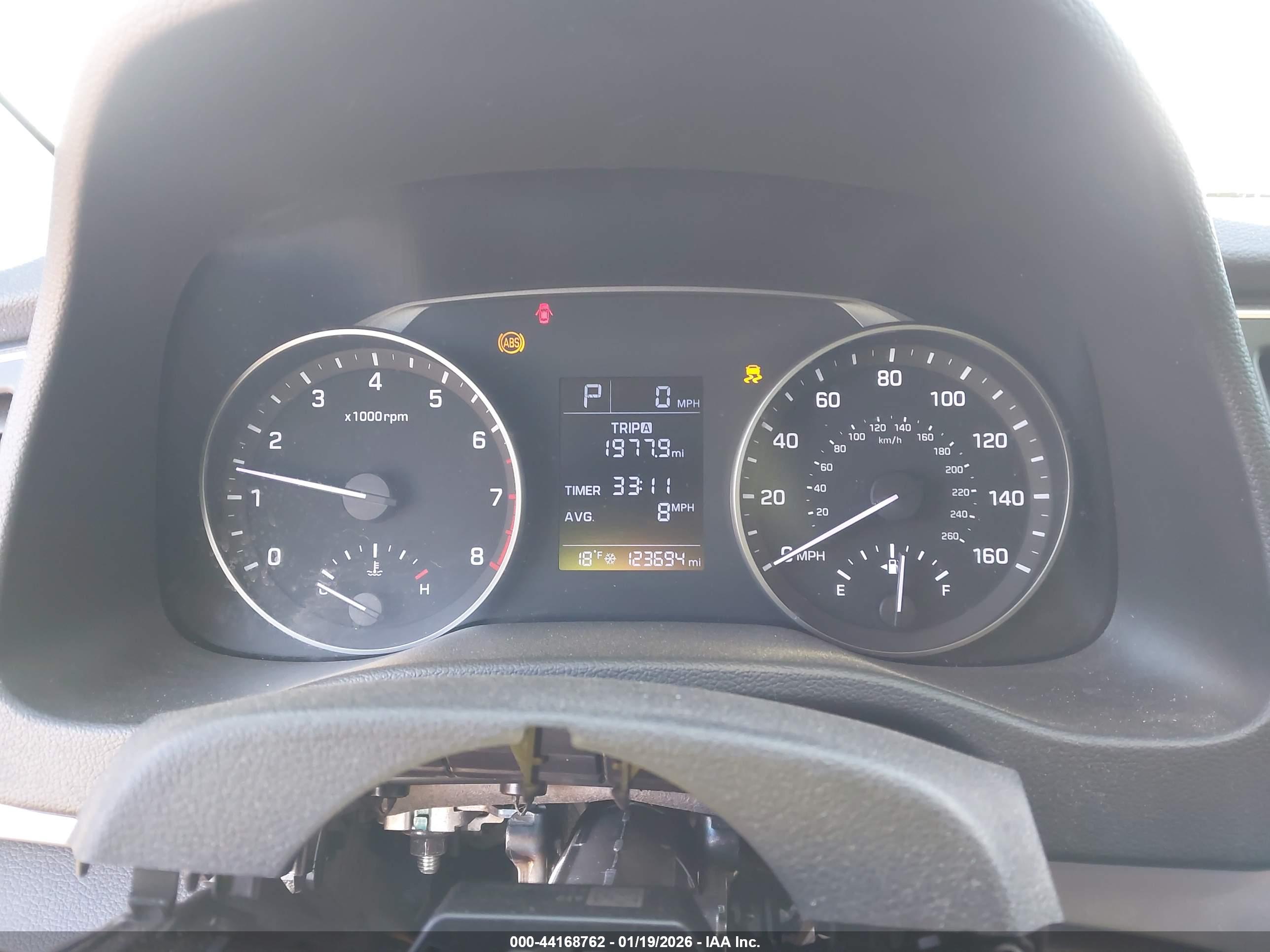 HYUNDAI ELANTRA image 7