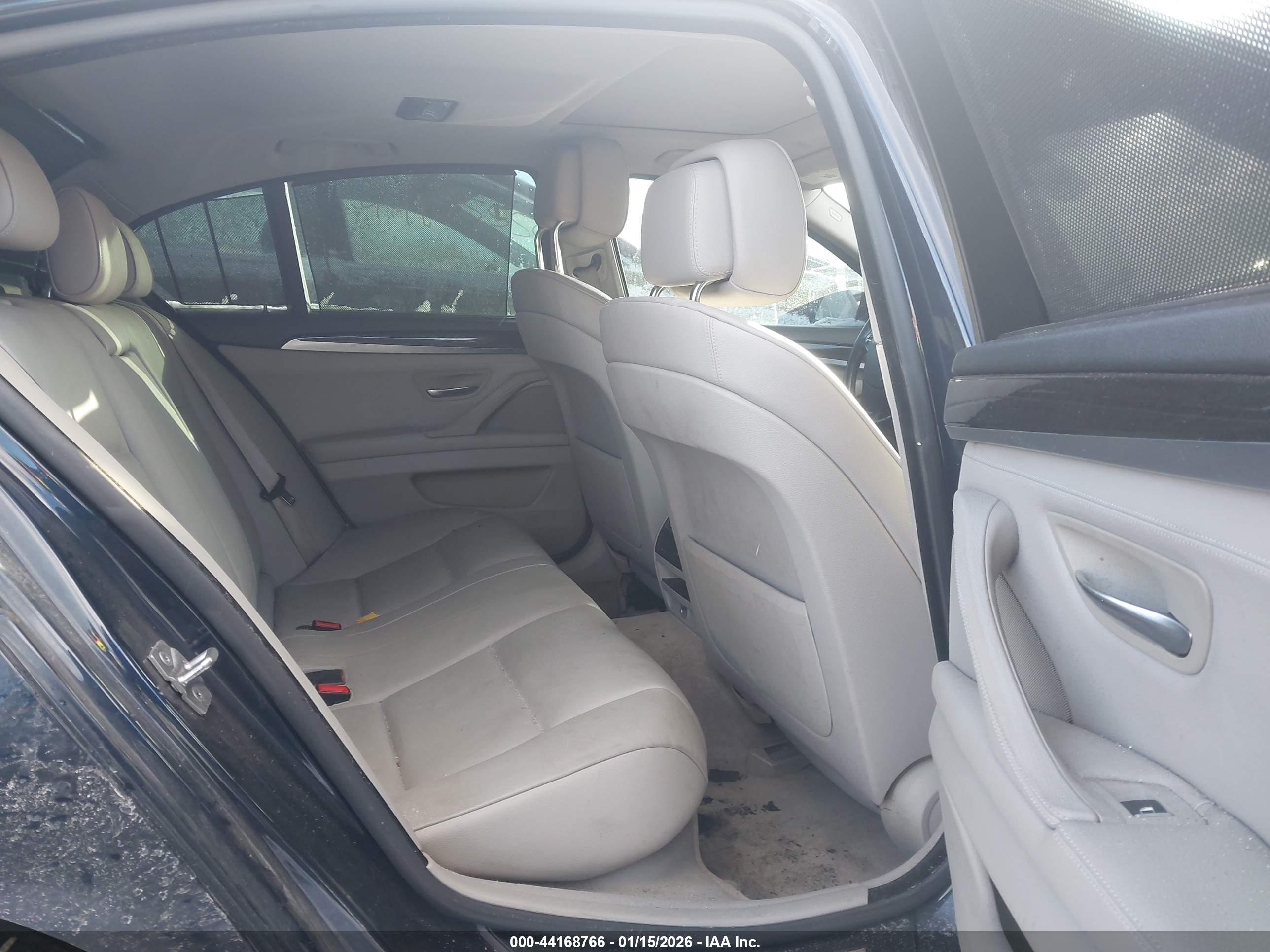 BMW 535I image 8