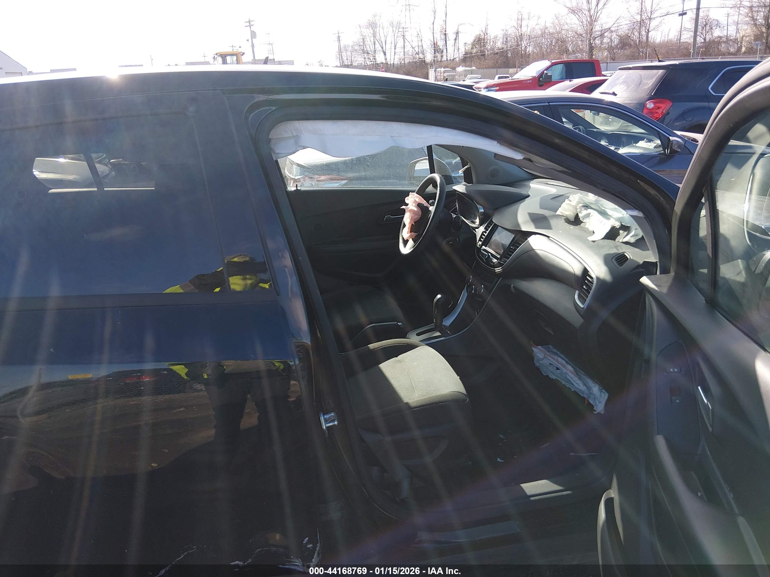 CHEVROLET TRAX image 5
