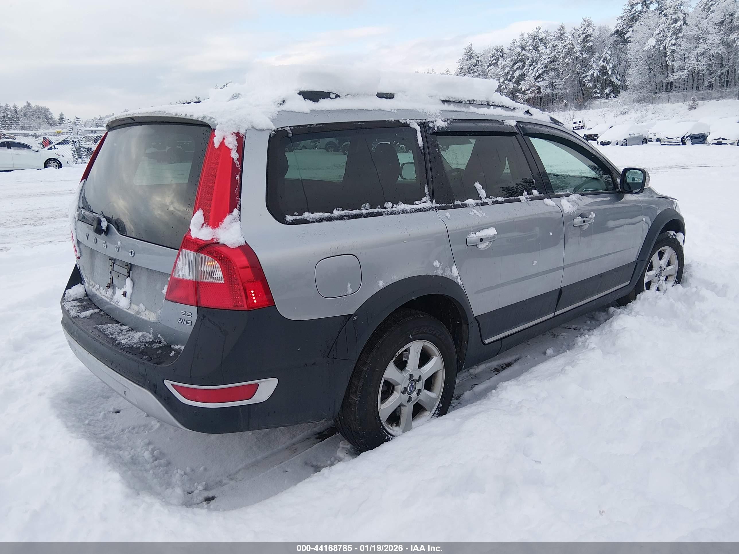 VOLVO XC70 image 4