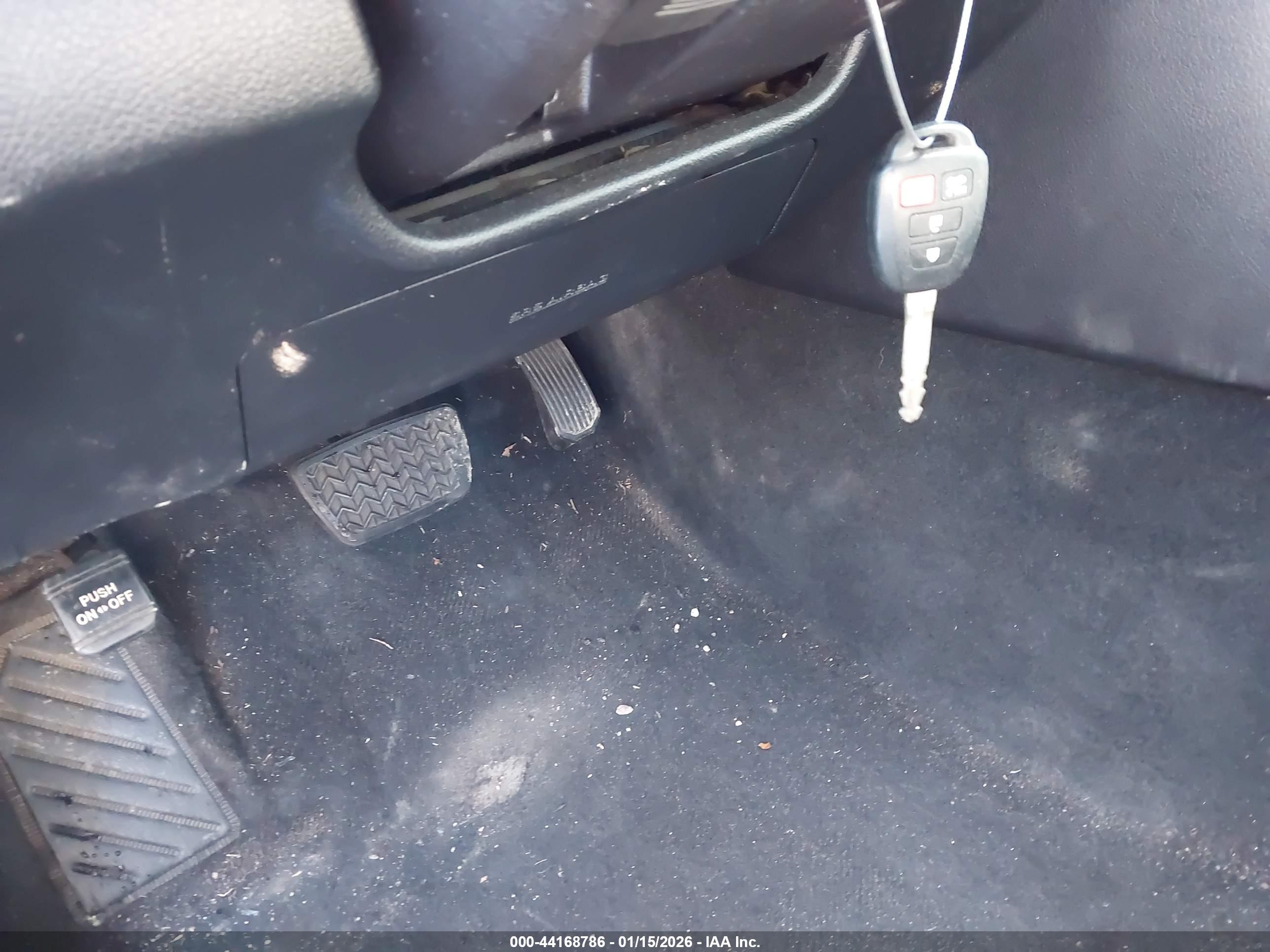 TOYOTA CAMRY image 11