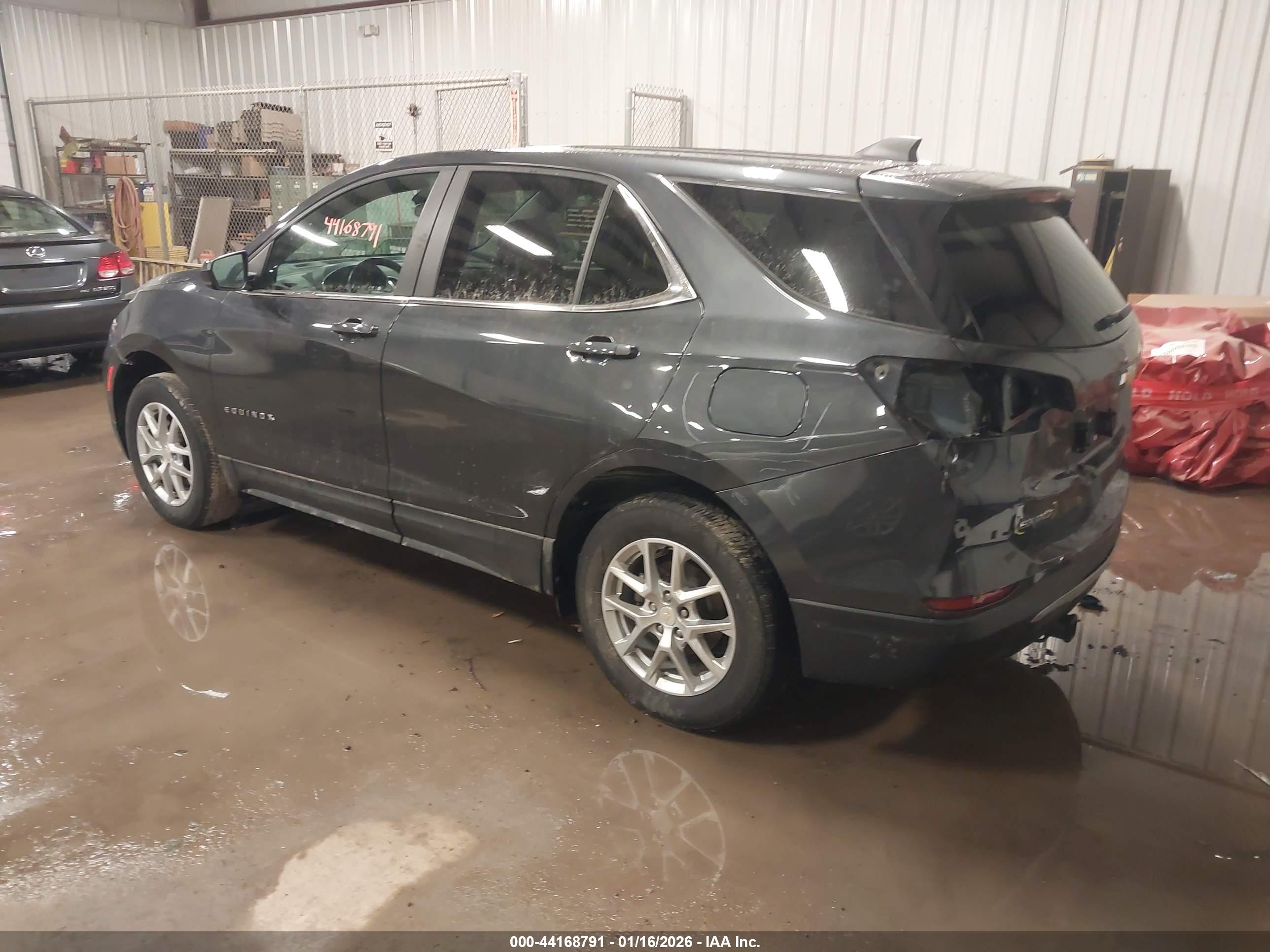 CHEVROLET EQUINOX image 3