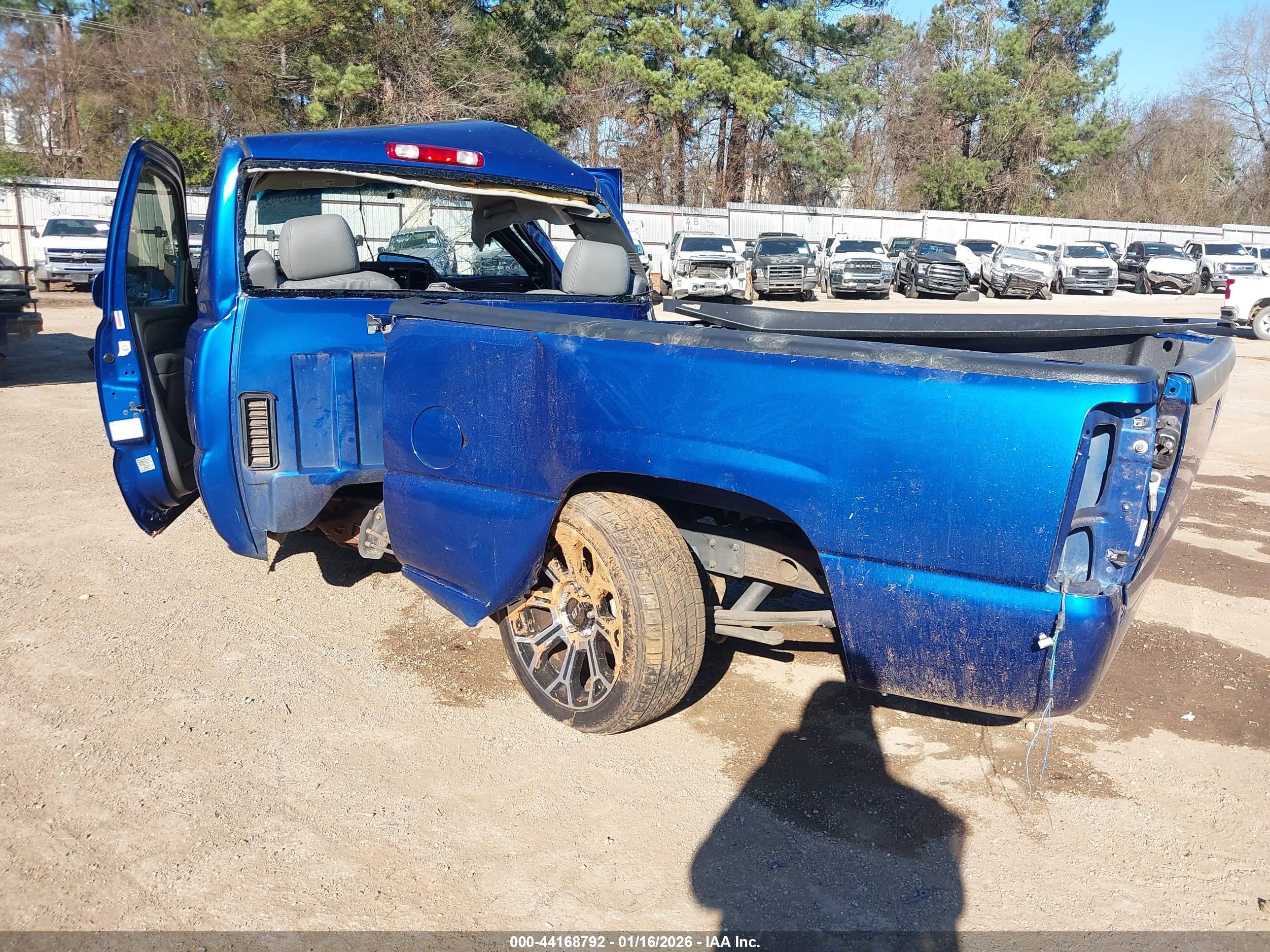 CHEVROLET SILVERADO image 3