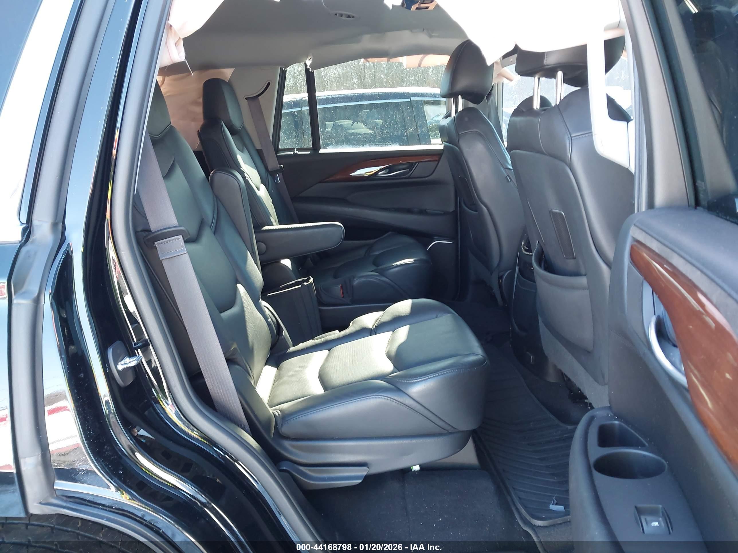CADILLAC ESCALADE image 8