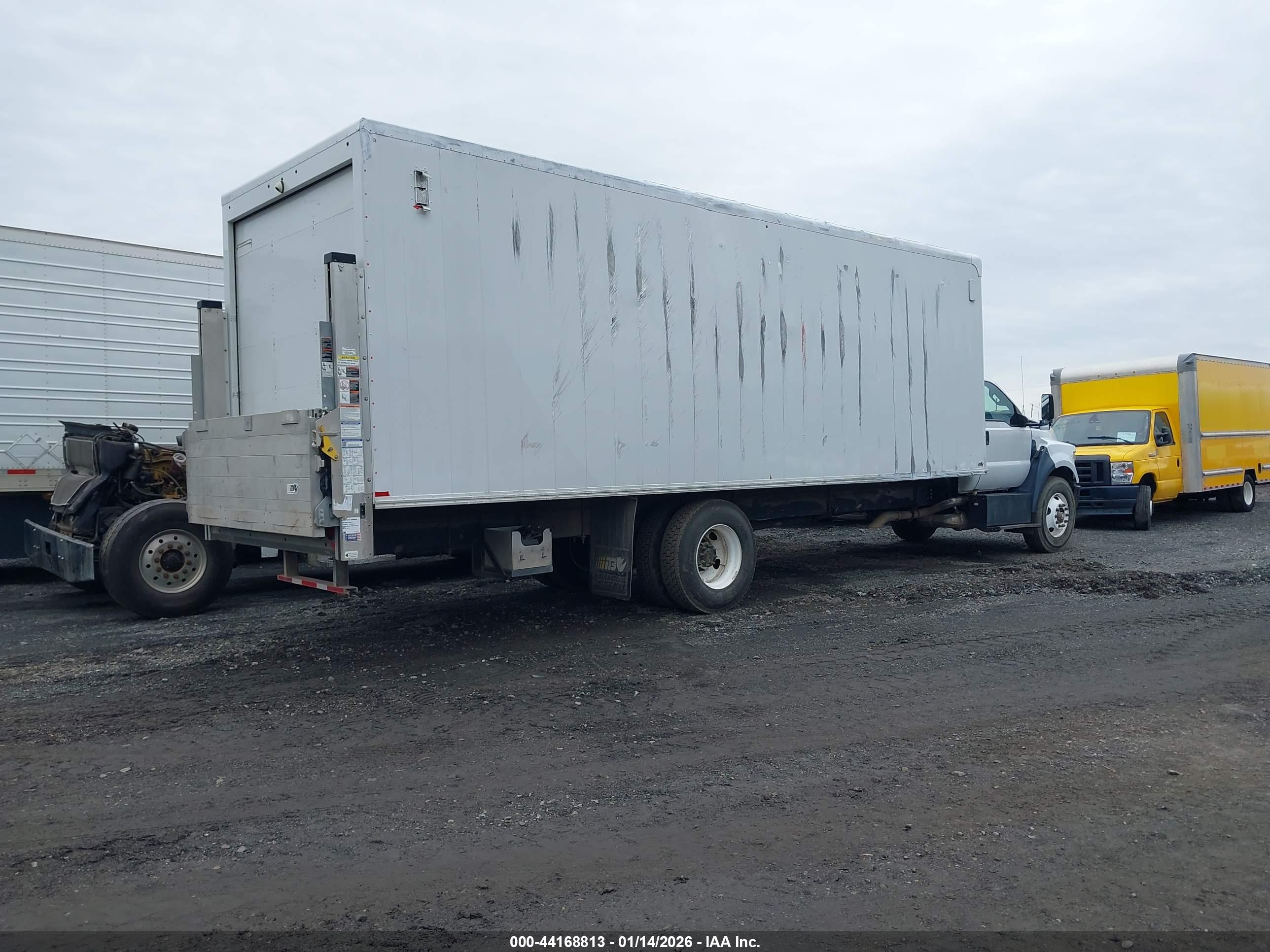 FORD F-750 image 4
