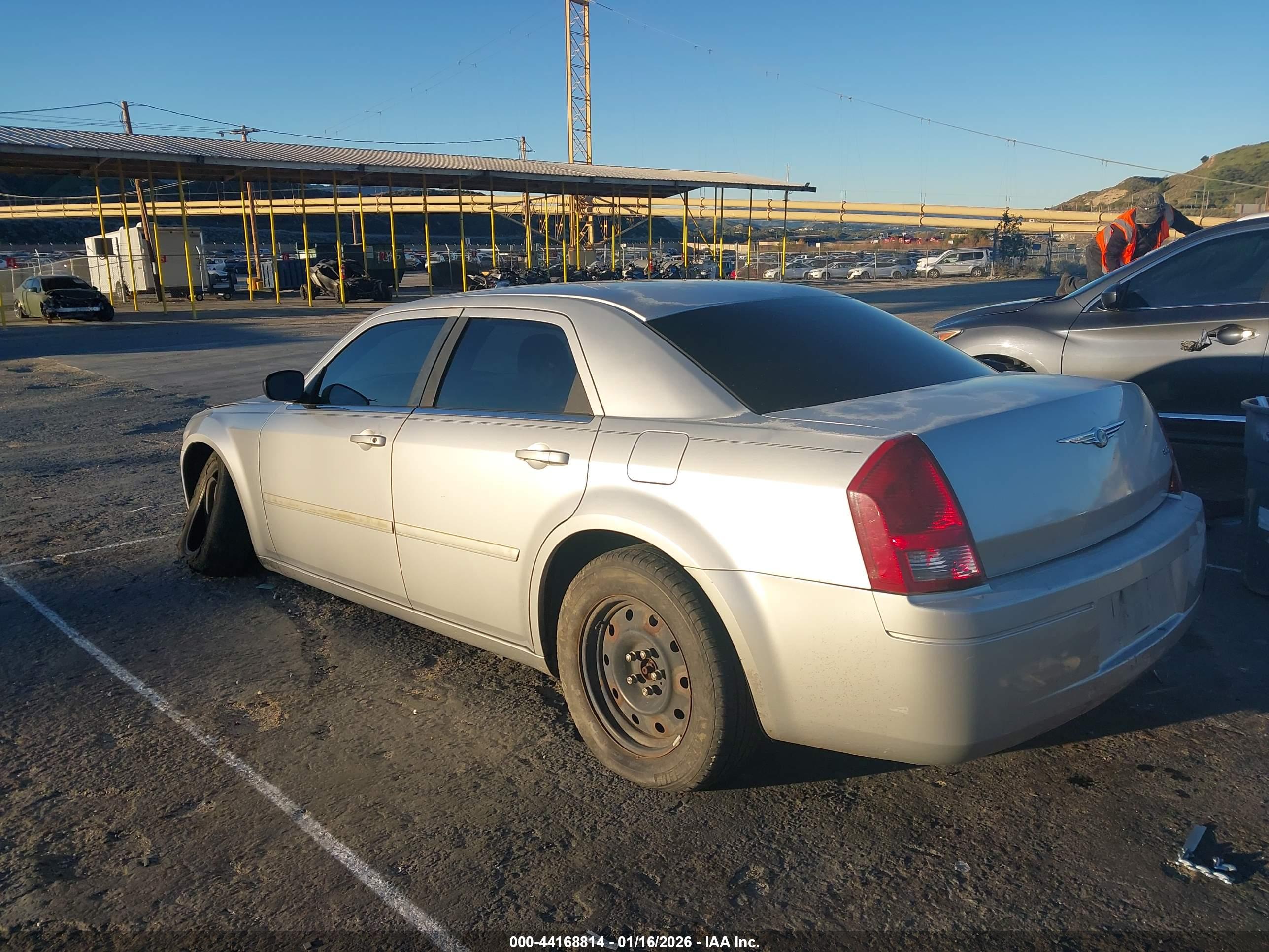 CHRYSLER 300 image 3