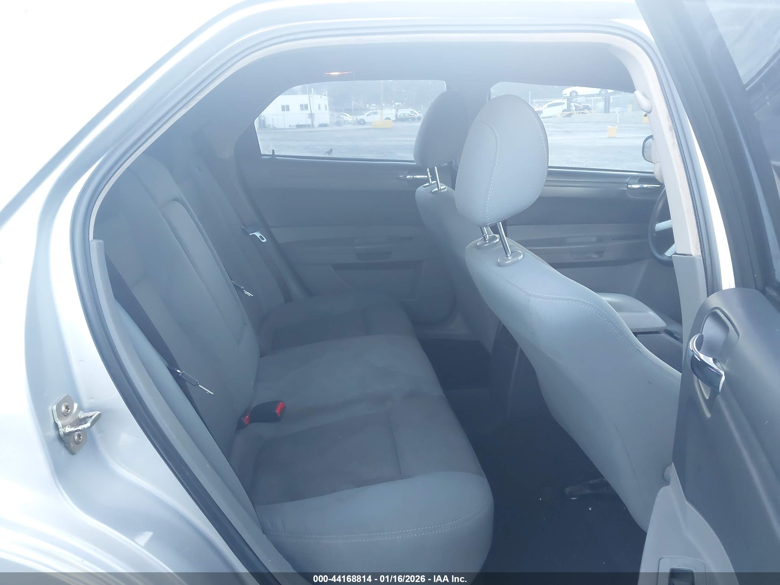 CHRYSLER 300 image 8