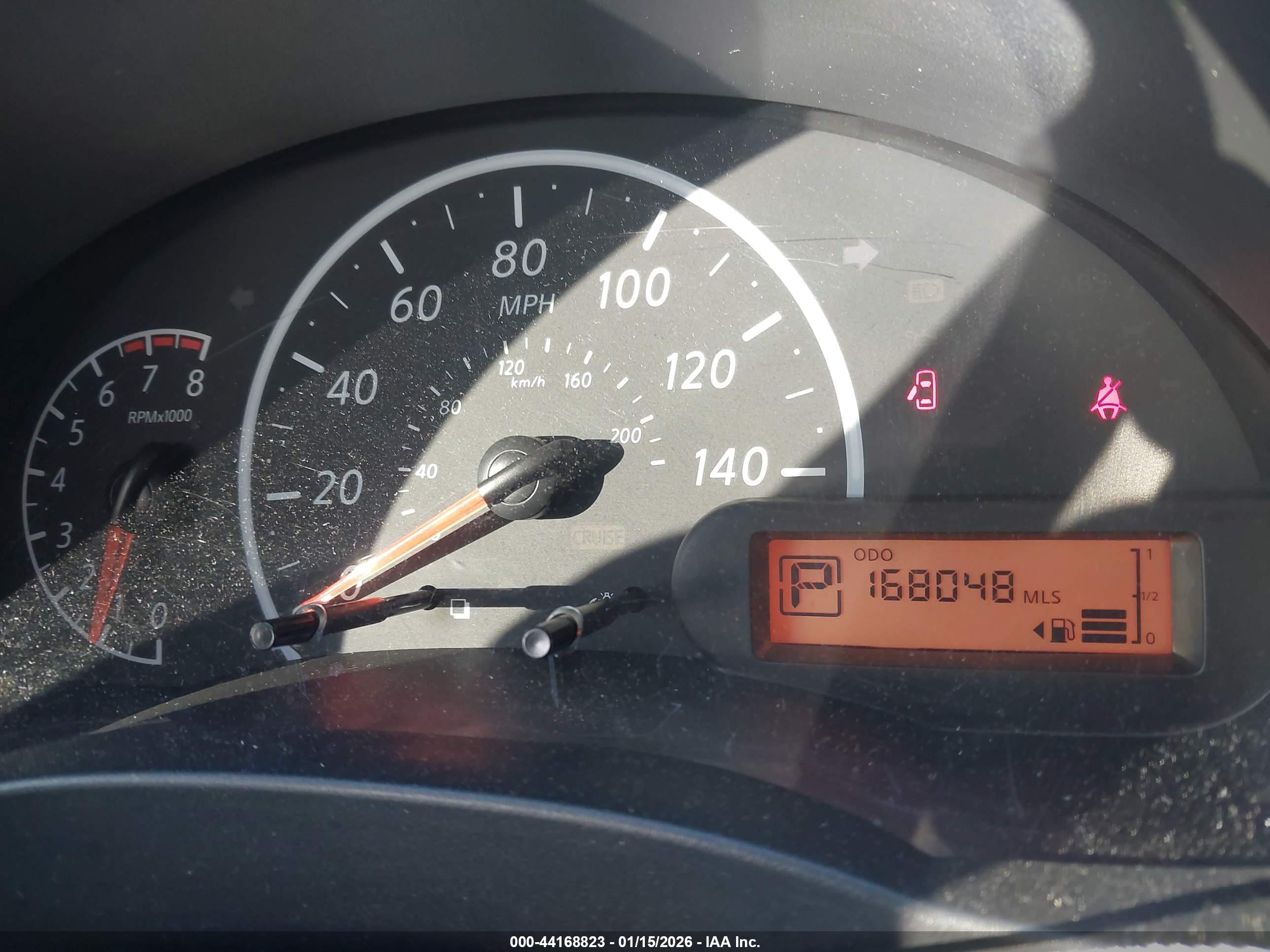 NISSAN VERSA image 7