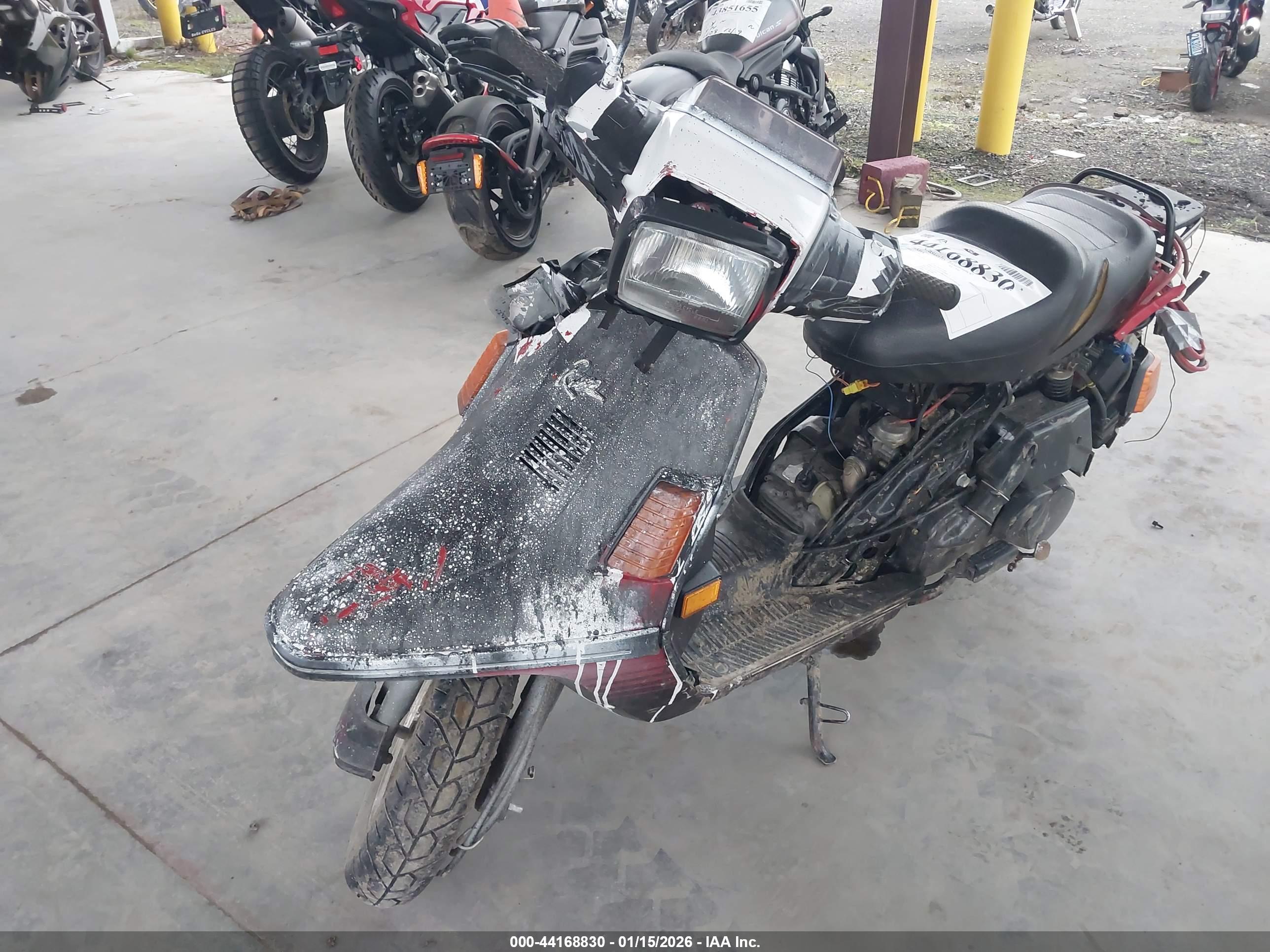 YAMAHA XC200 image 2