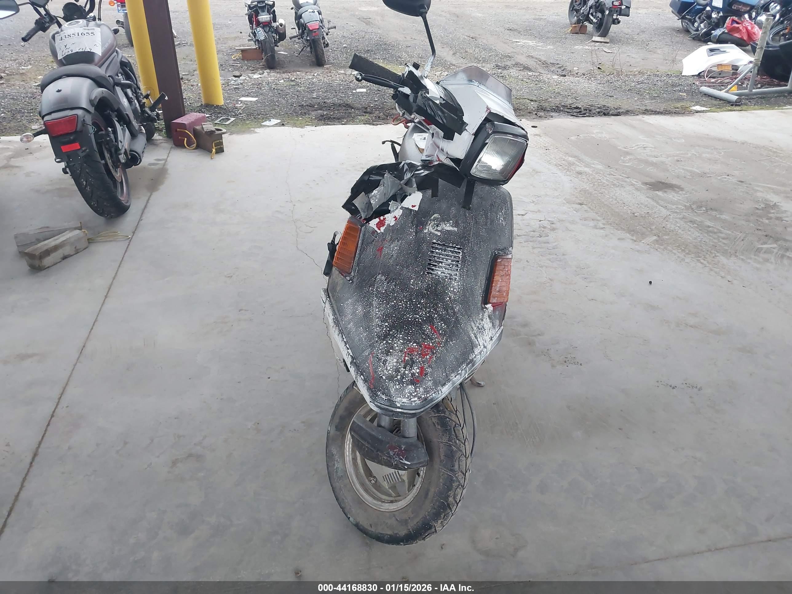 YAMAHA XC200 image 5