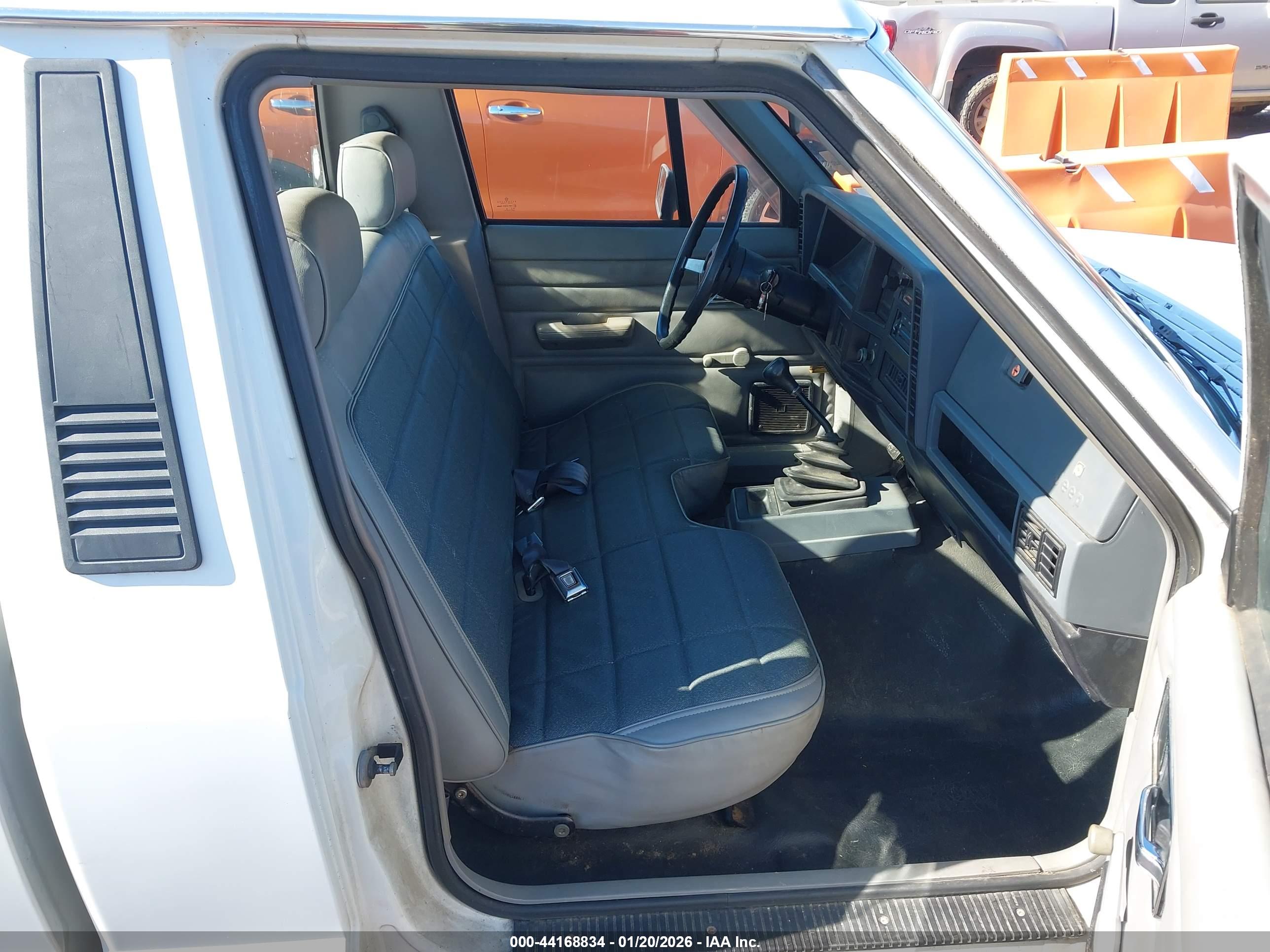 JEEP COMANCHE image 5