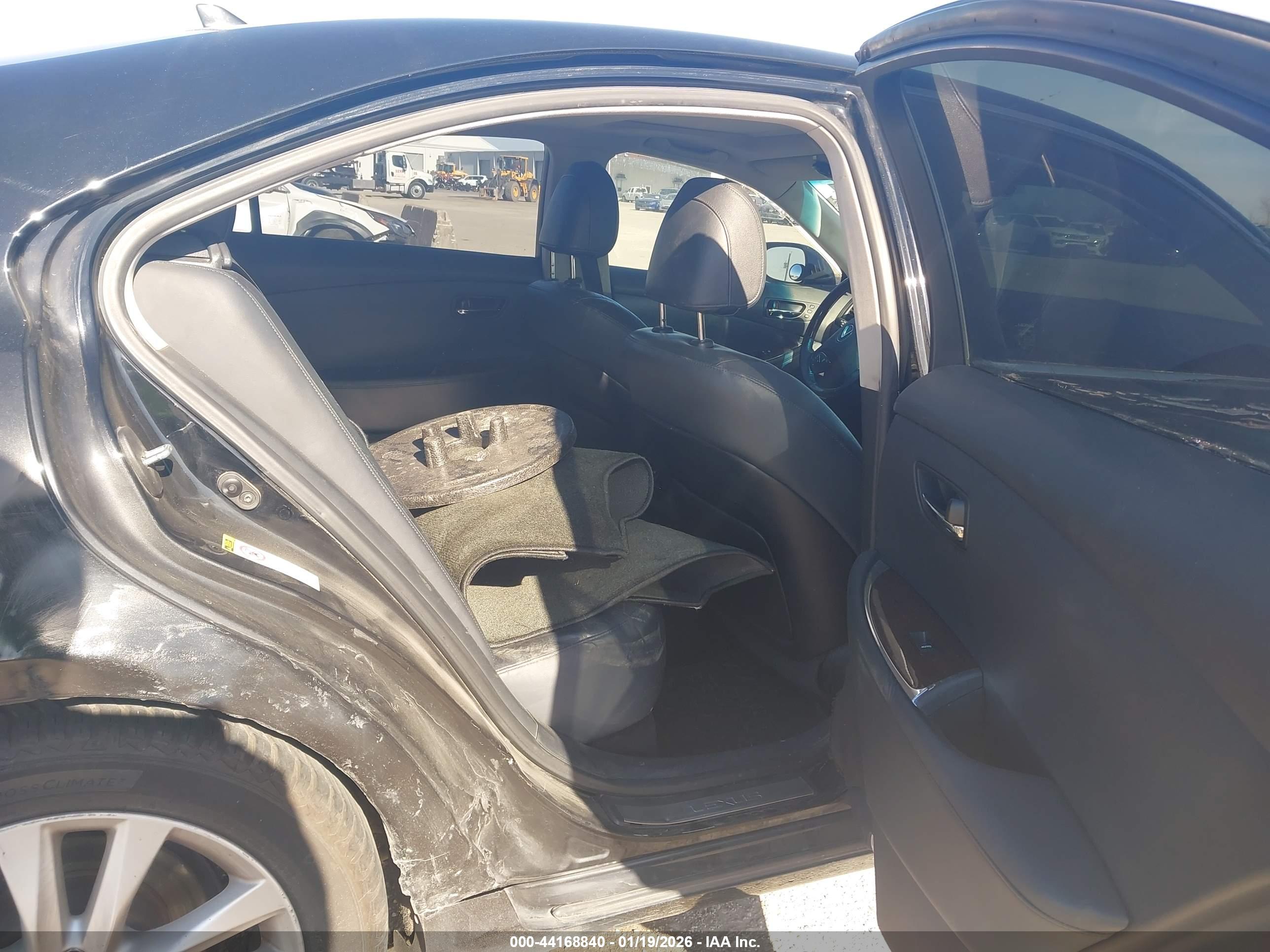 LEXUS ES image 8