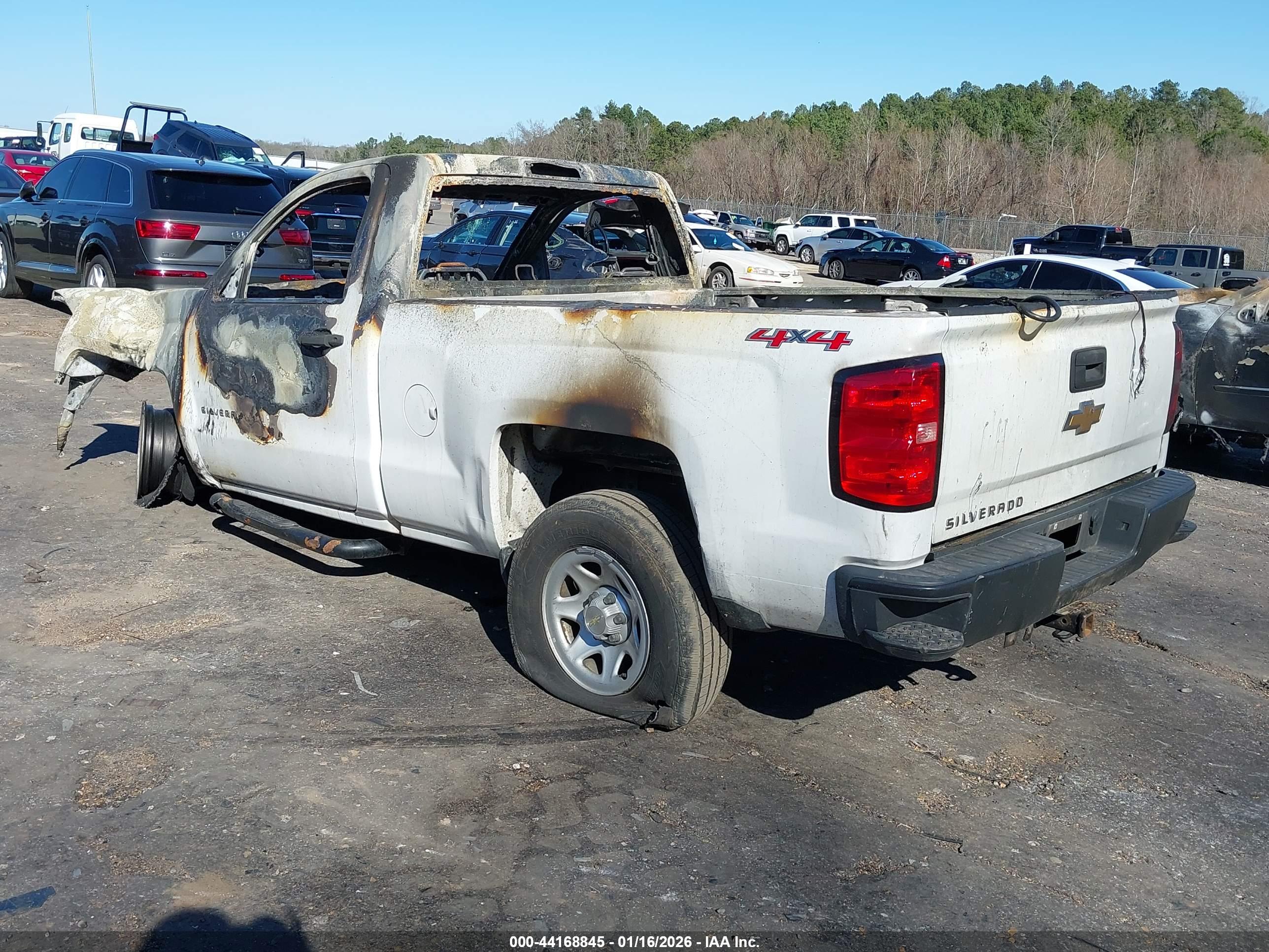 CHEVROLET SILVERADO image 3