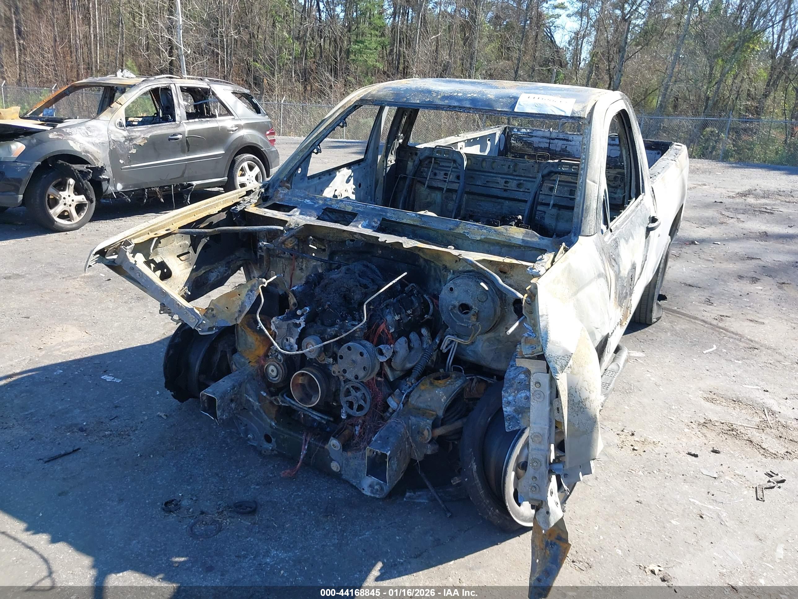 CHEVROLET SILVERADO image 6